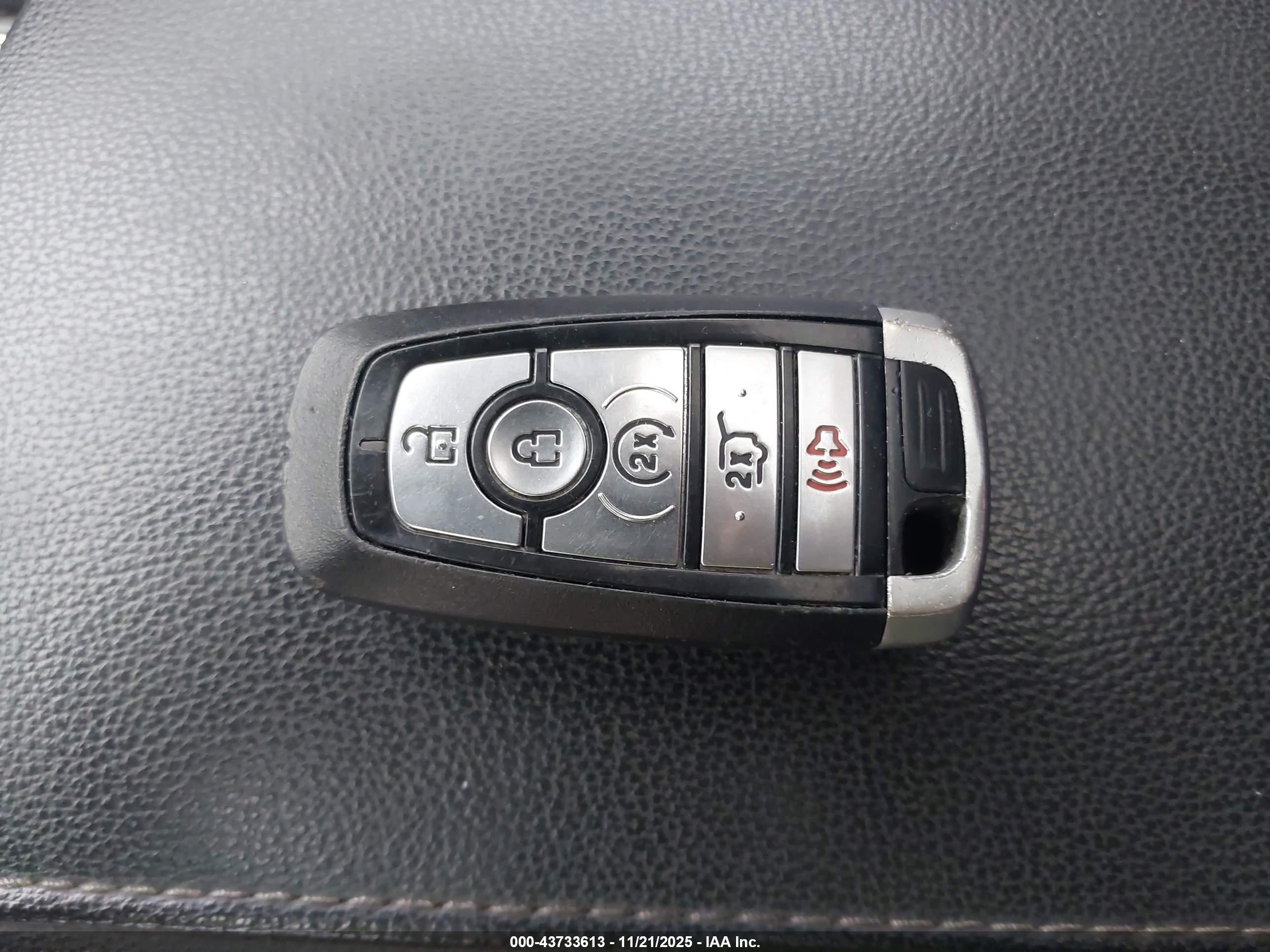 FORD FUSION image 11