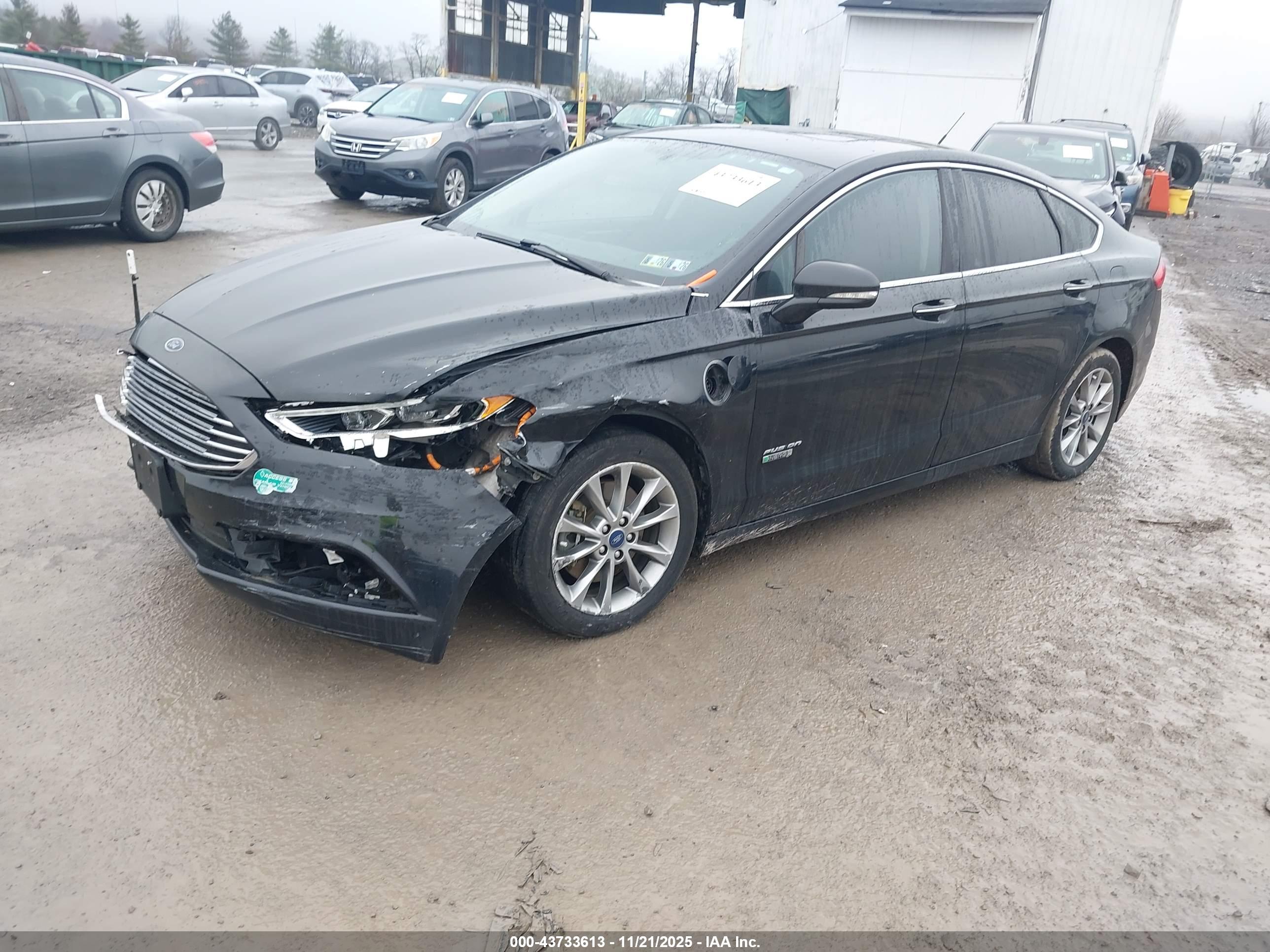FORD FUSION image 2