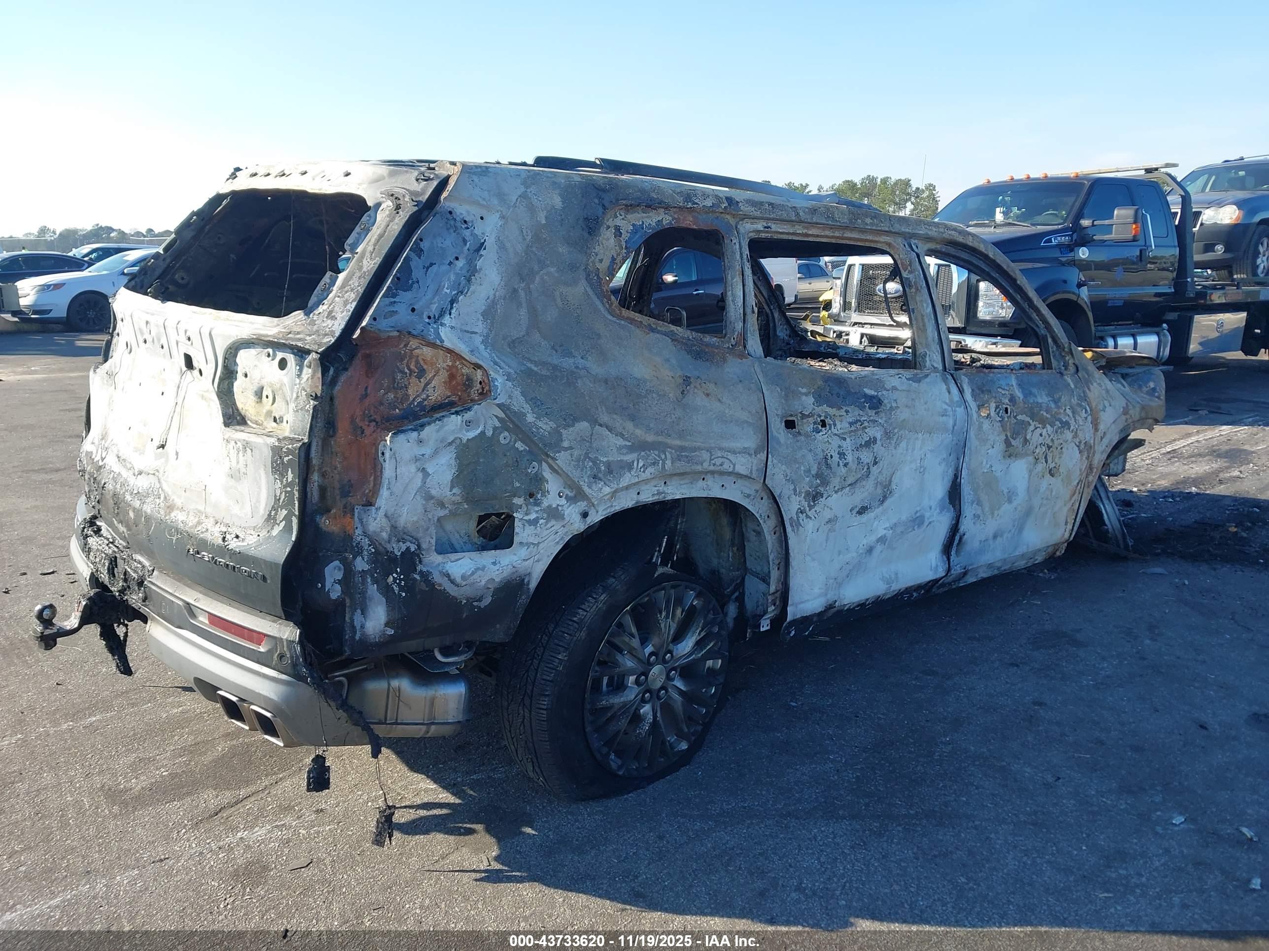 GMC ACADIA image 4