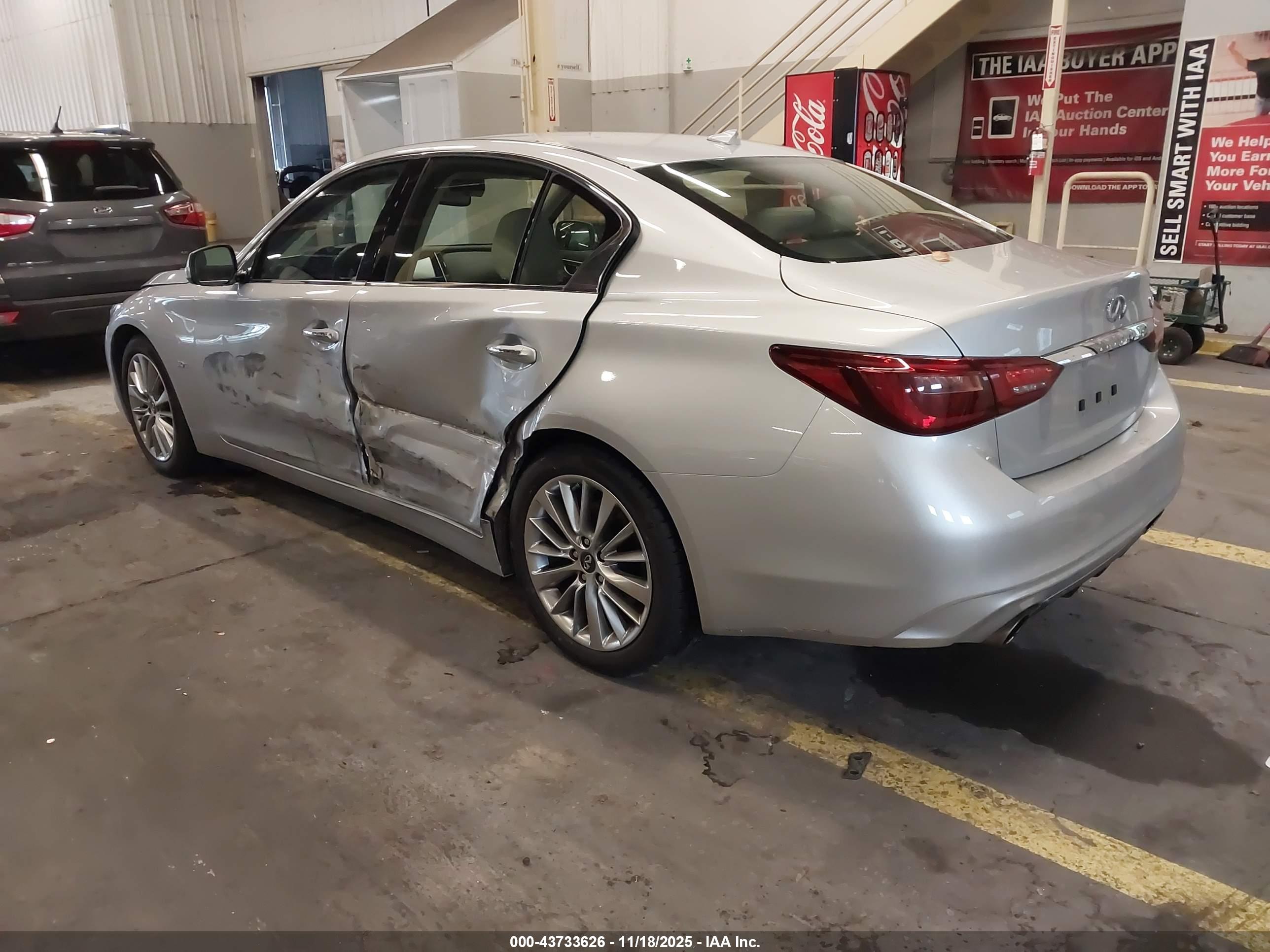 INFINITI Q50 image 3