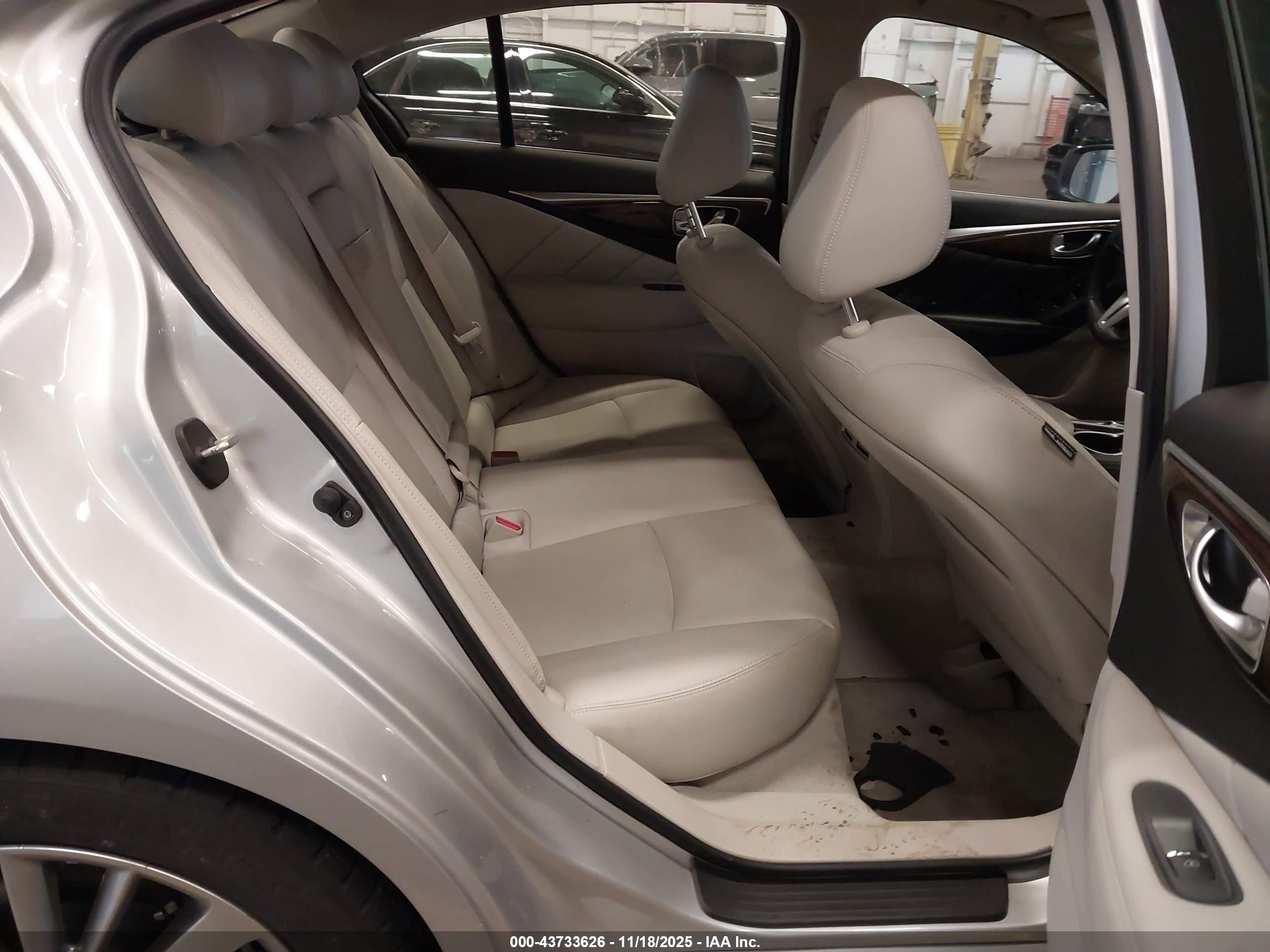 INFINITI Q50 image 8