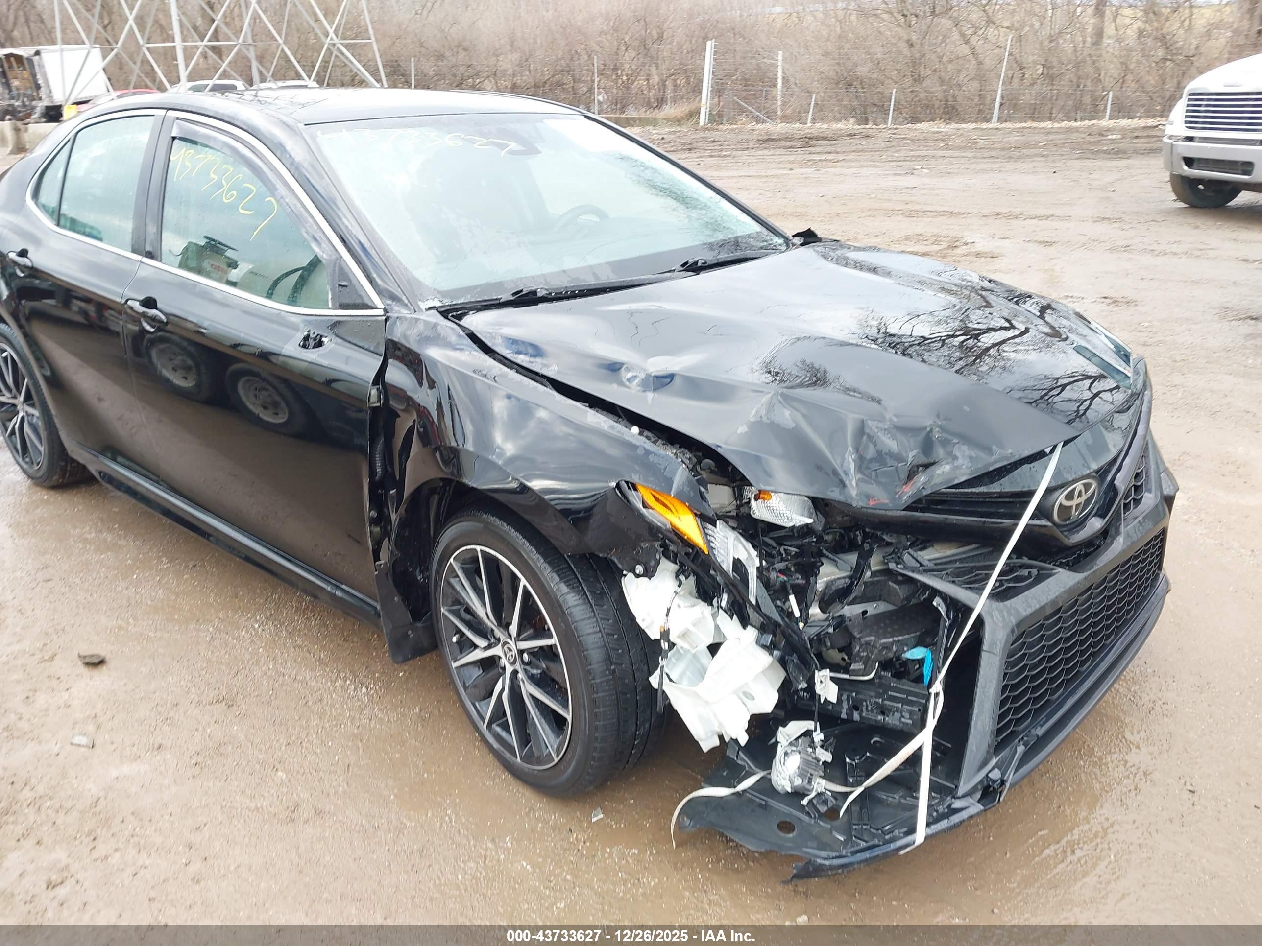 TOYOTA CAMRY image 6