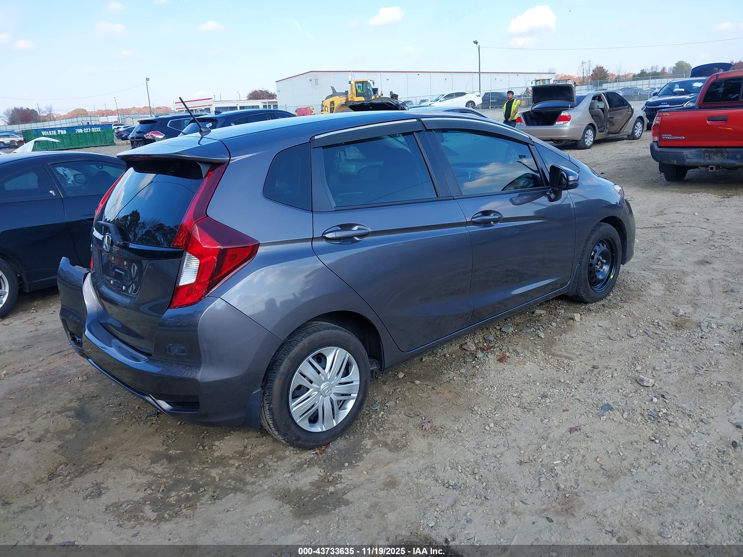 HONDA FIT image 4