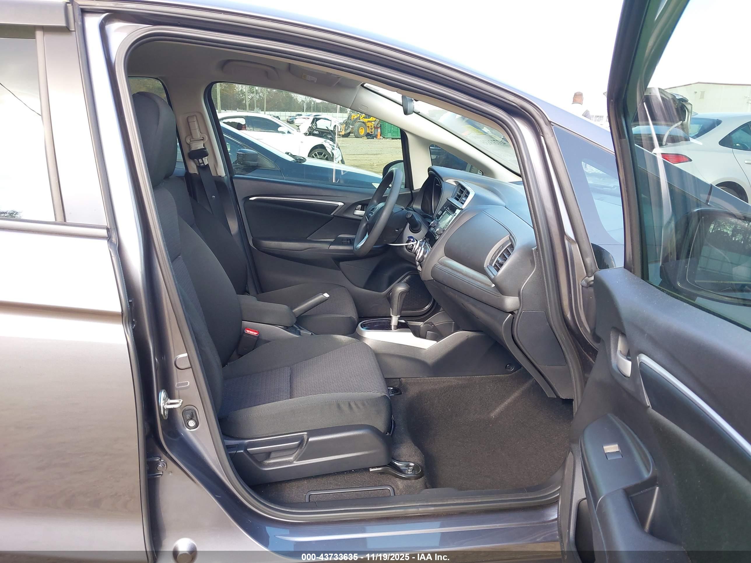 HONDA FIT image 5