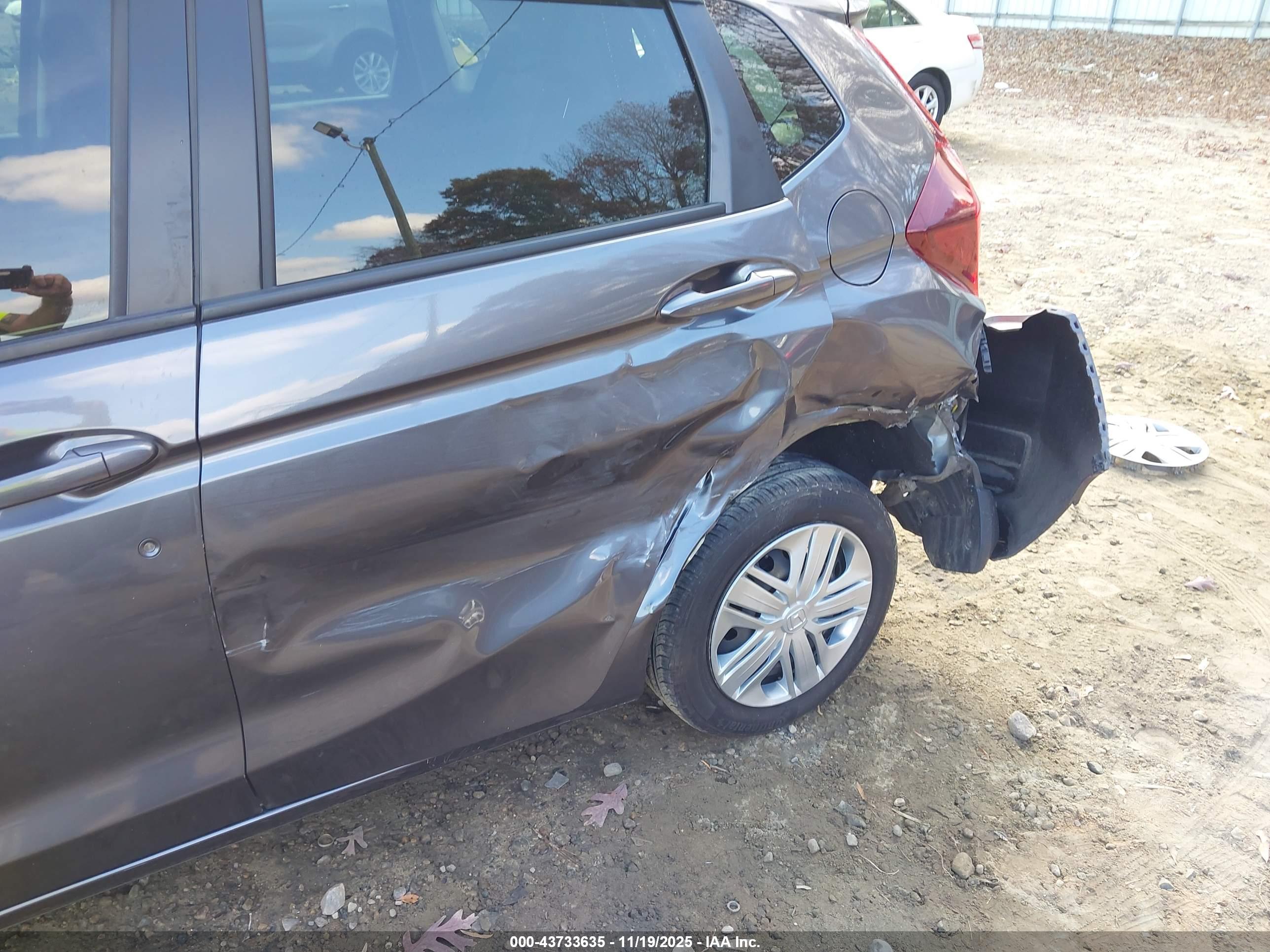 HONDA FIT image 6