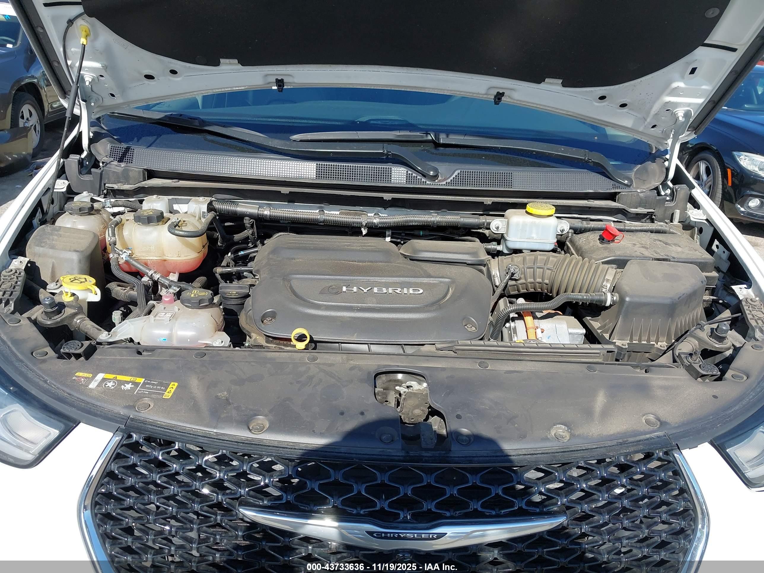 CHRYSLER PACIFICA image 10