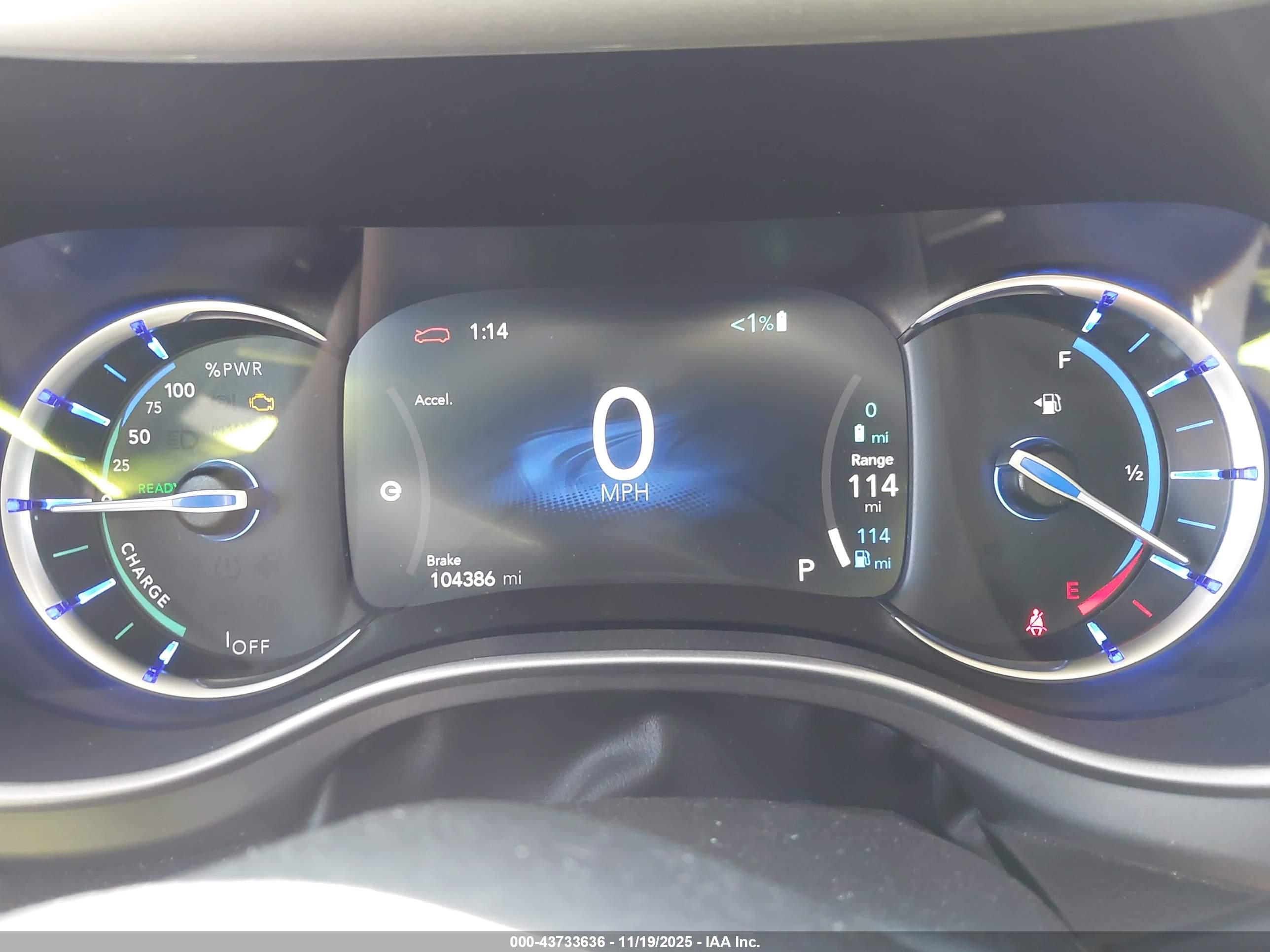 CHRYSLER PACIFICA image 7