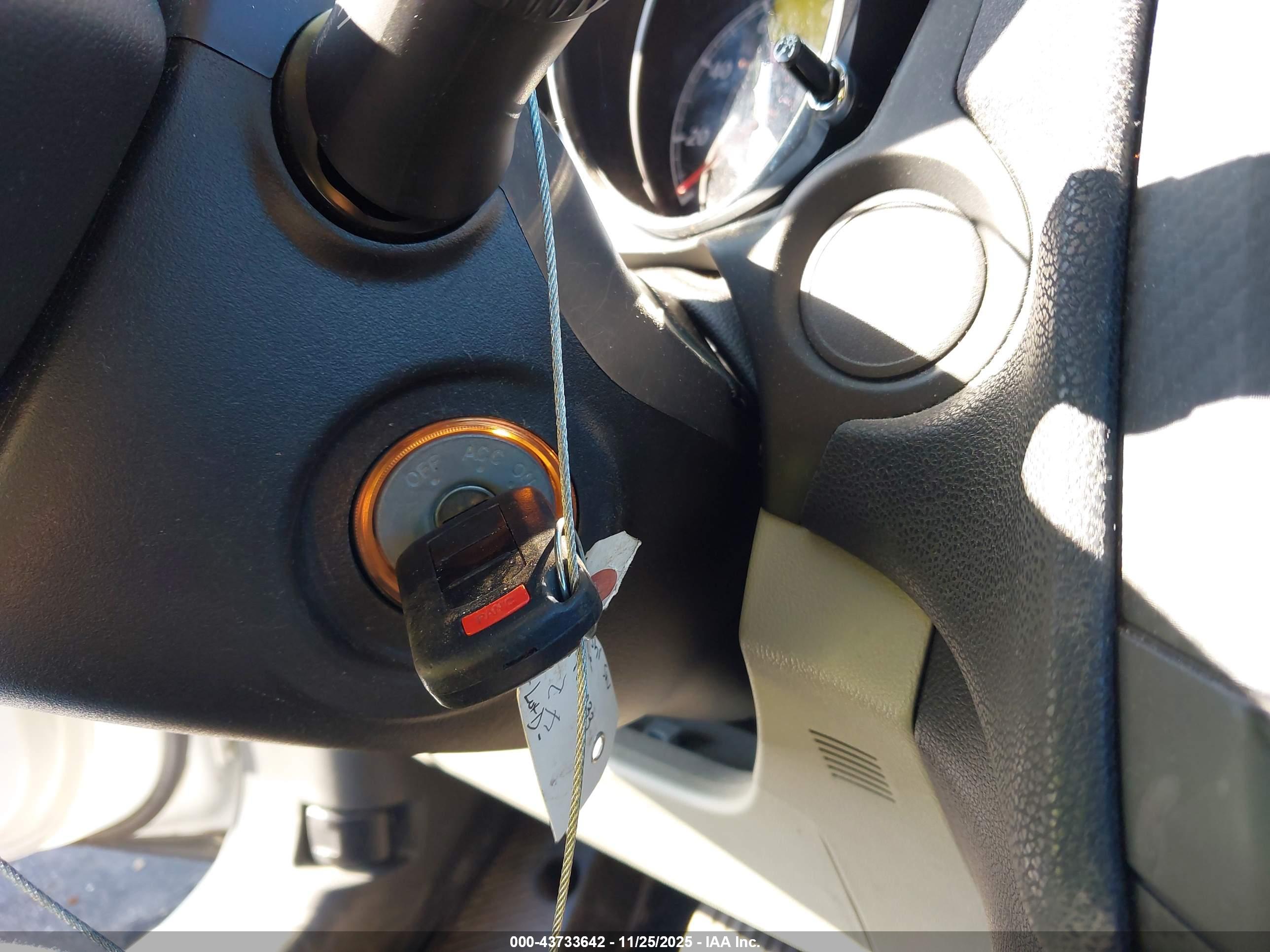 MITSUBISHI OUTLANDER image 11