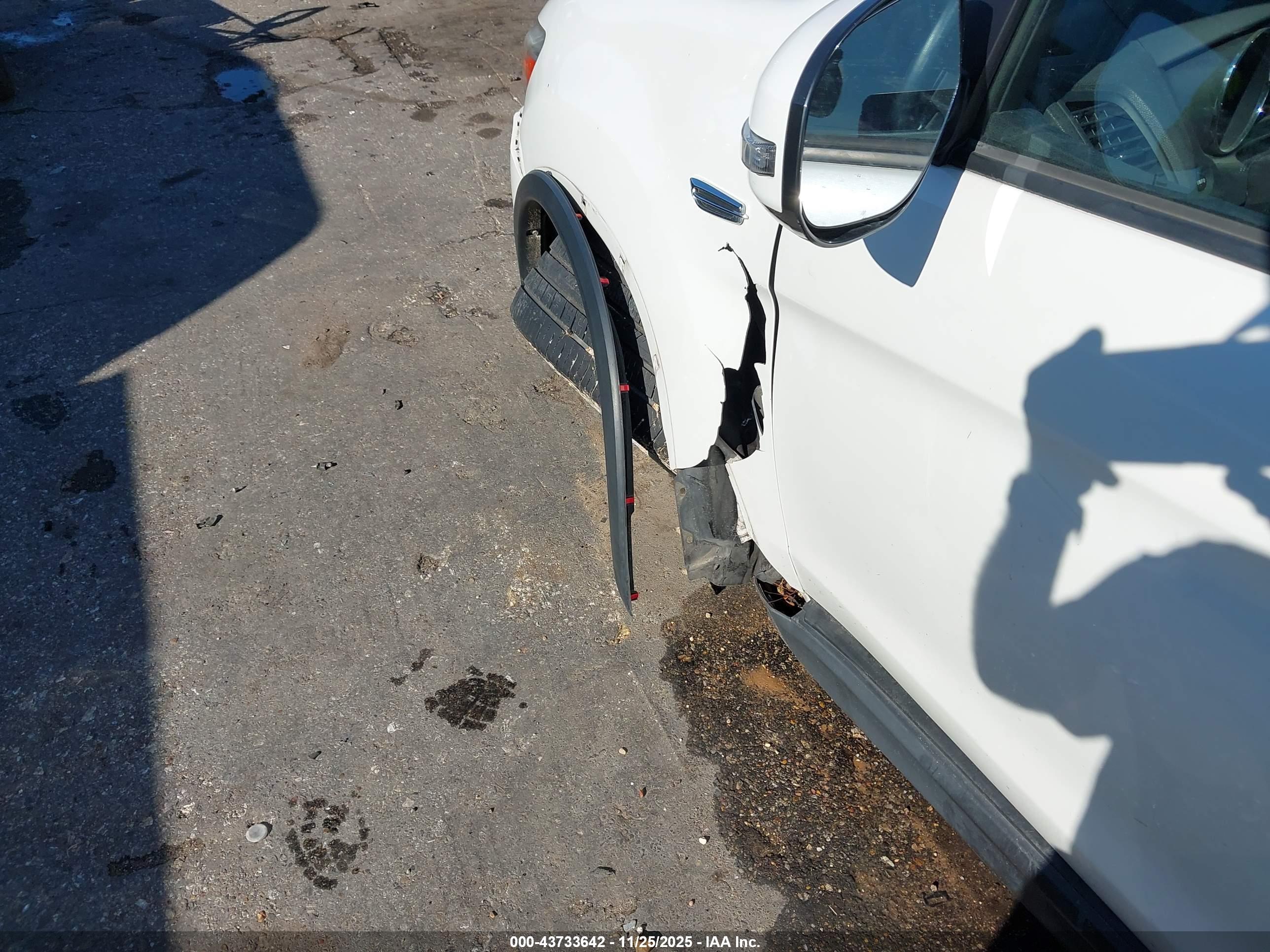MITSUBISHI OUTLANDER image 6