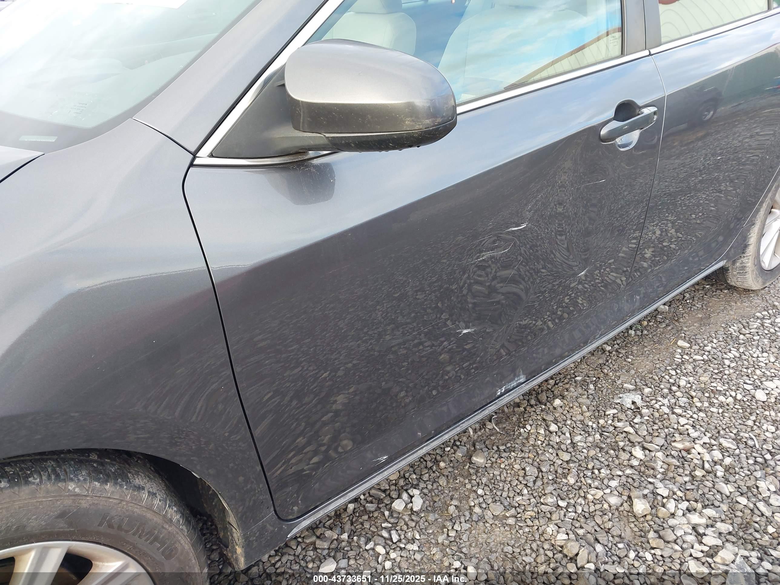 TOYOTA CAMRY image 6