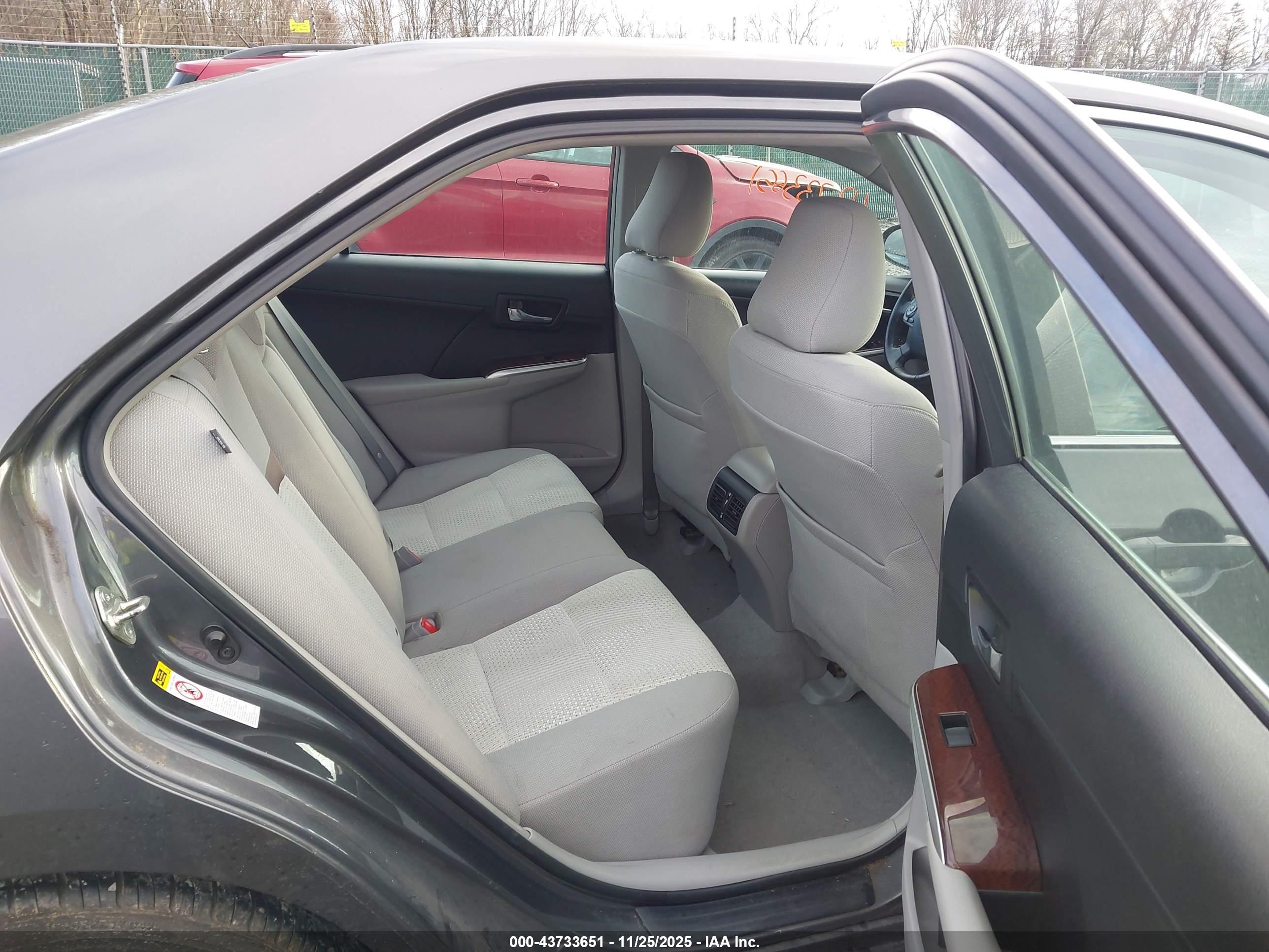 TOYOTA CAMRY image 8