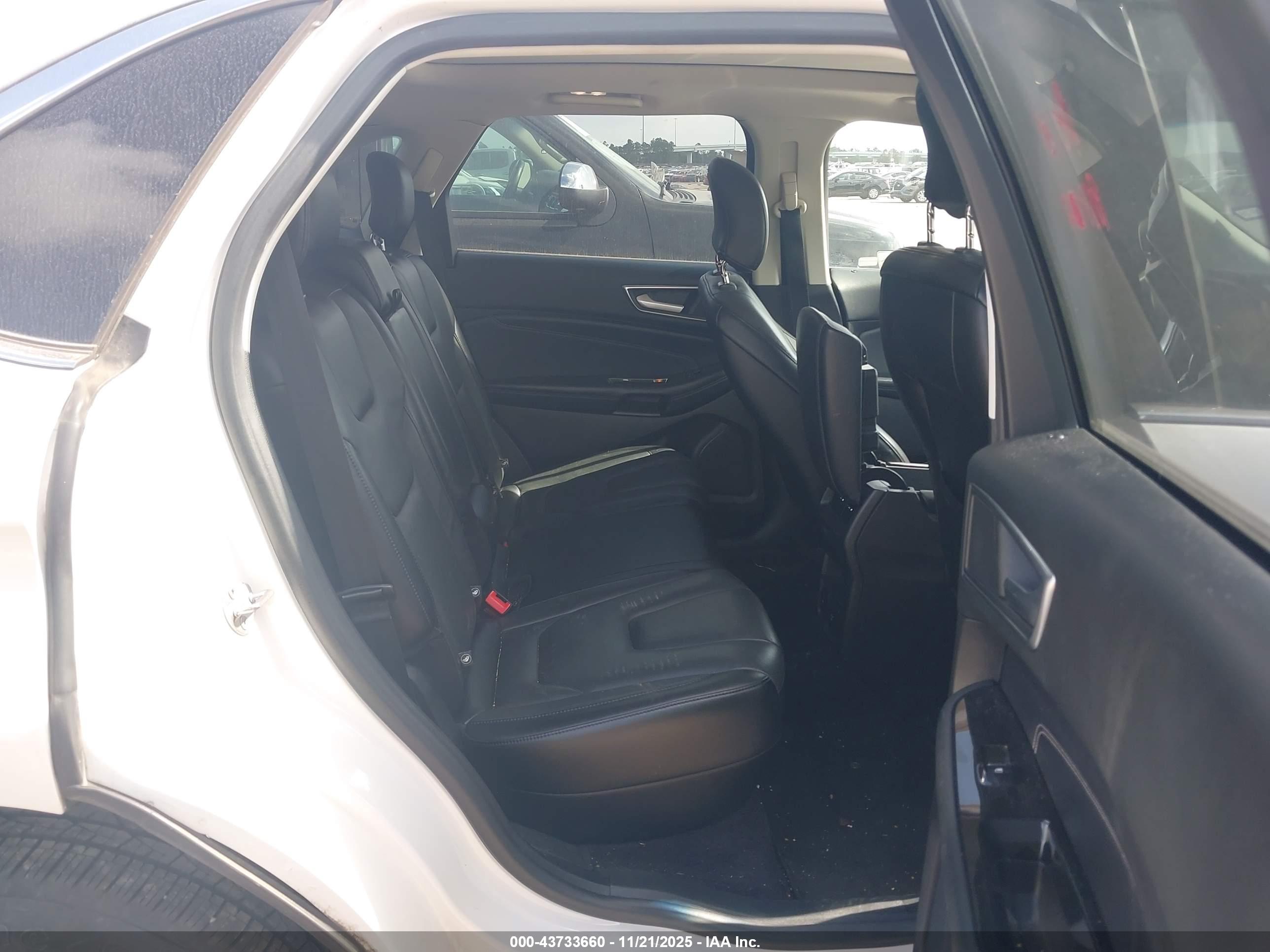 FORD EDGE image 8