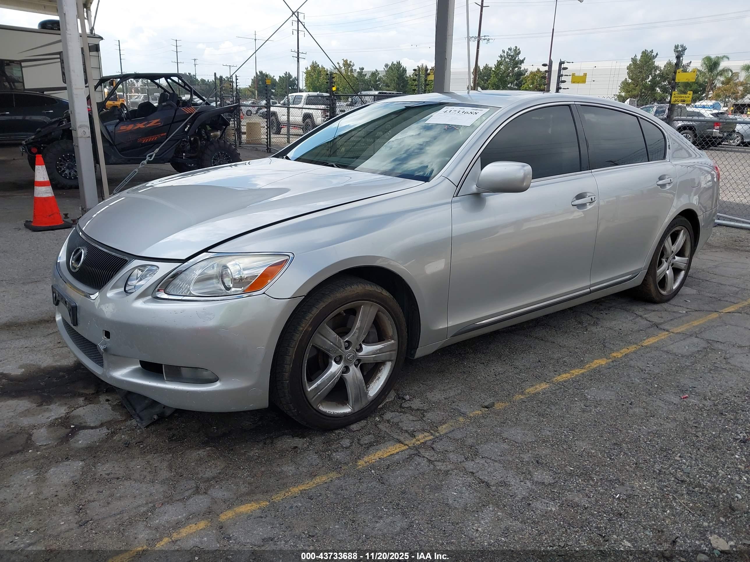LEXUS GS image 2