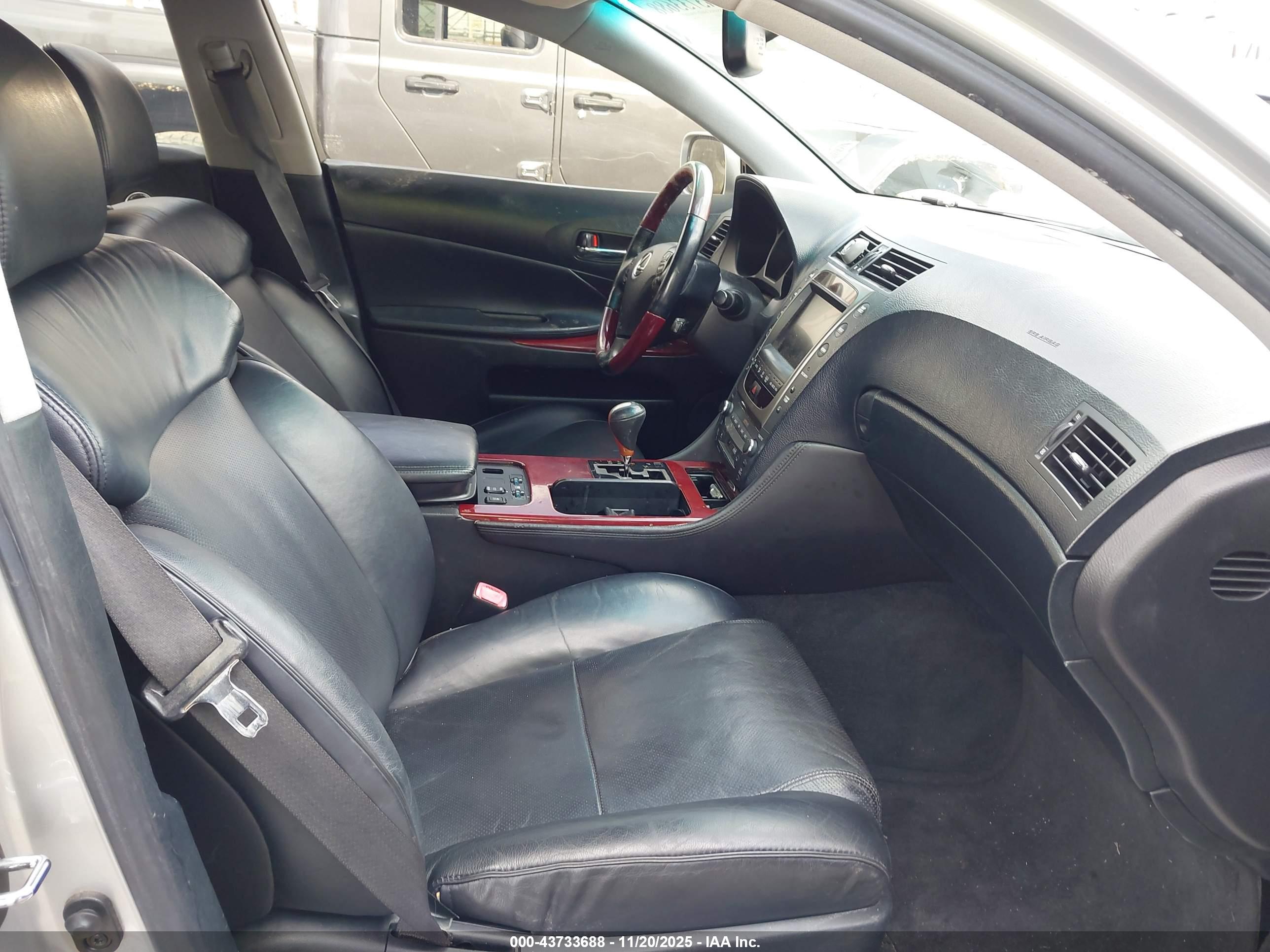 LEXUS GS image 5