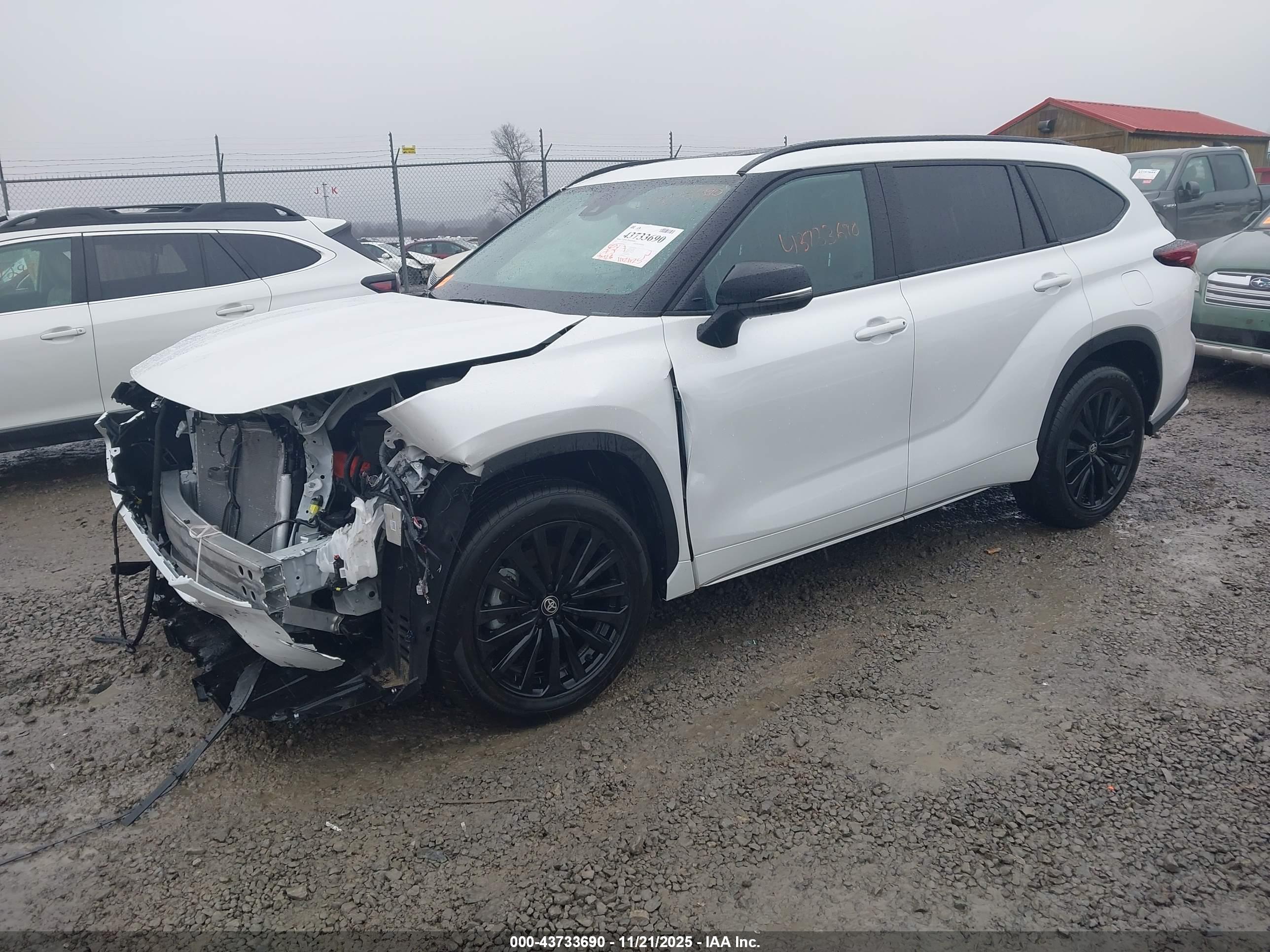 TOYOTA HIGHLANDER image 2