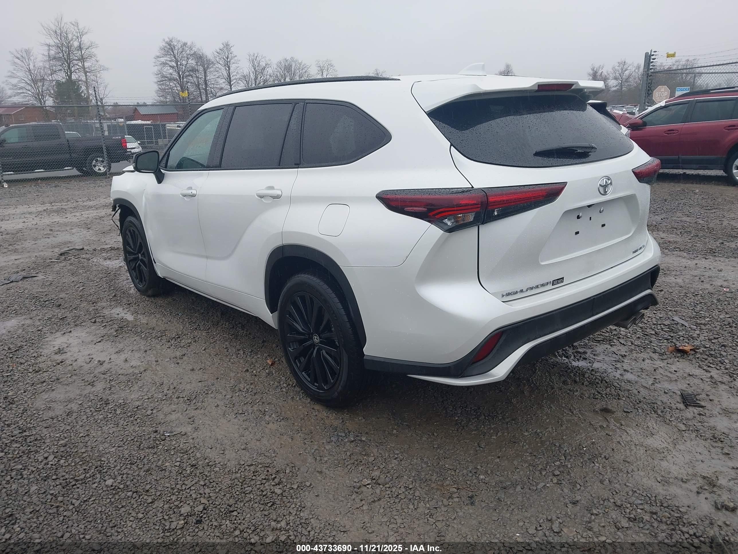 TOYOTA HIGHLANDER image 3