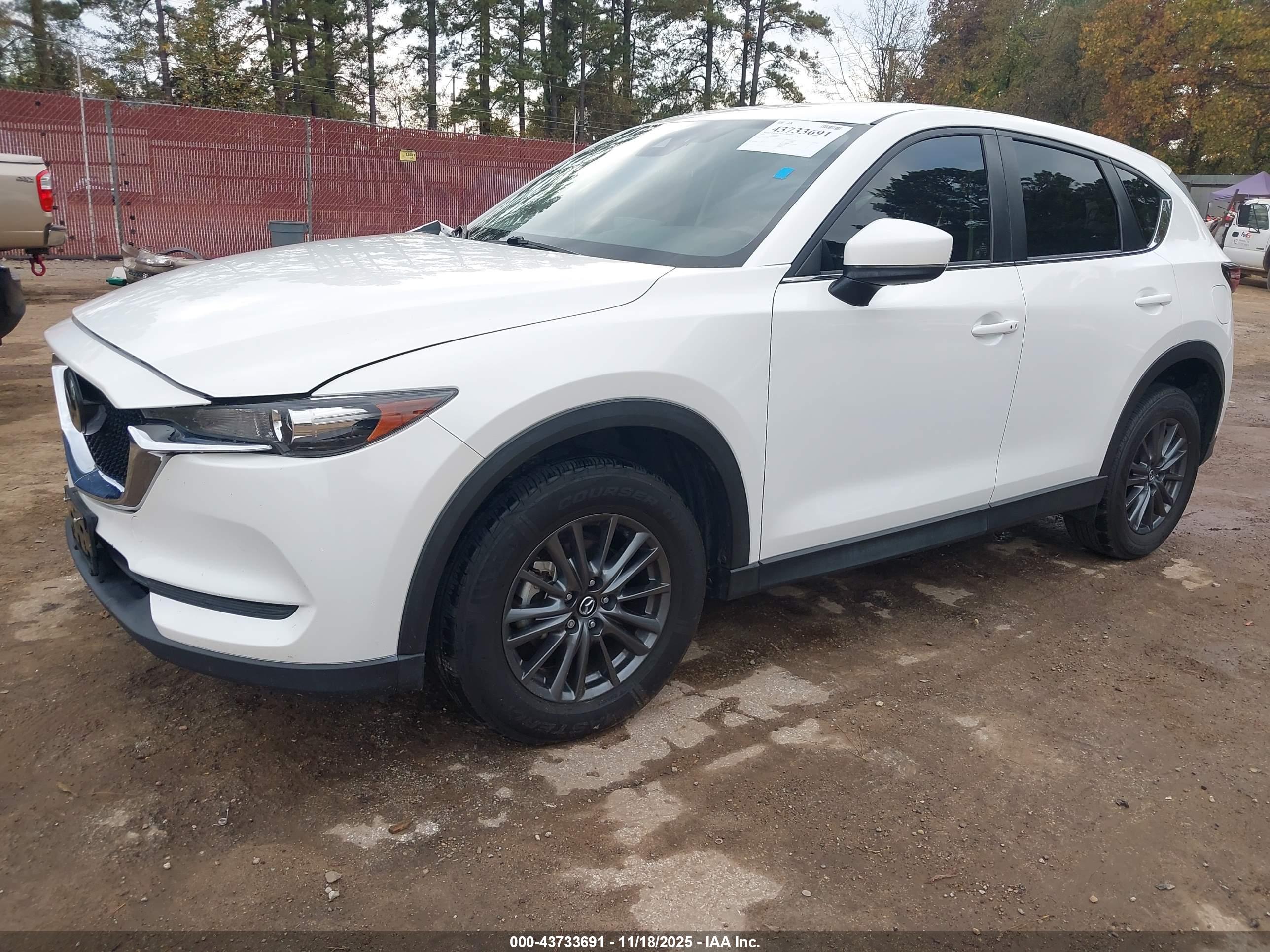 MAZDA CX-5 image 2