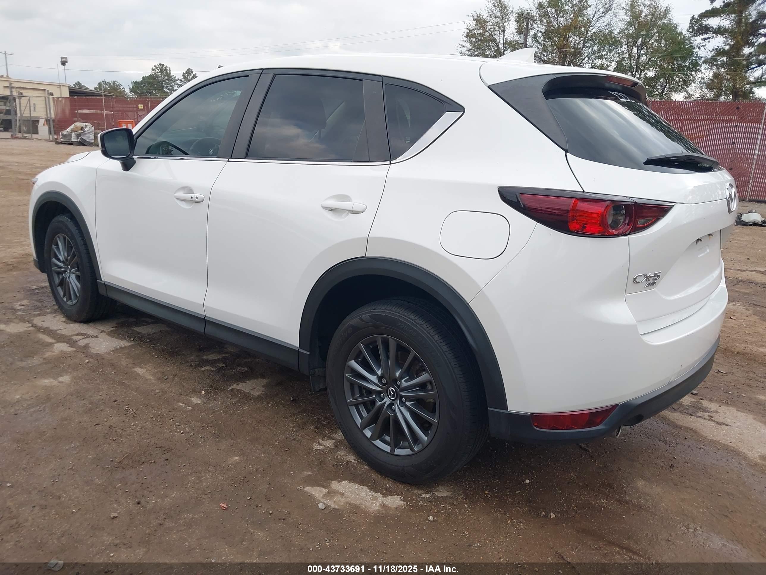 MAZDA CX-5 image 3