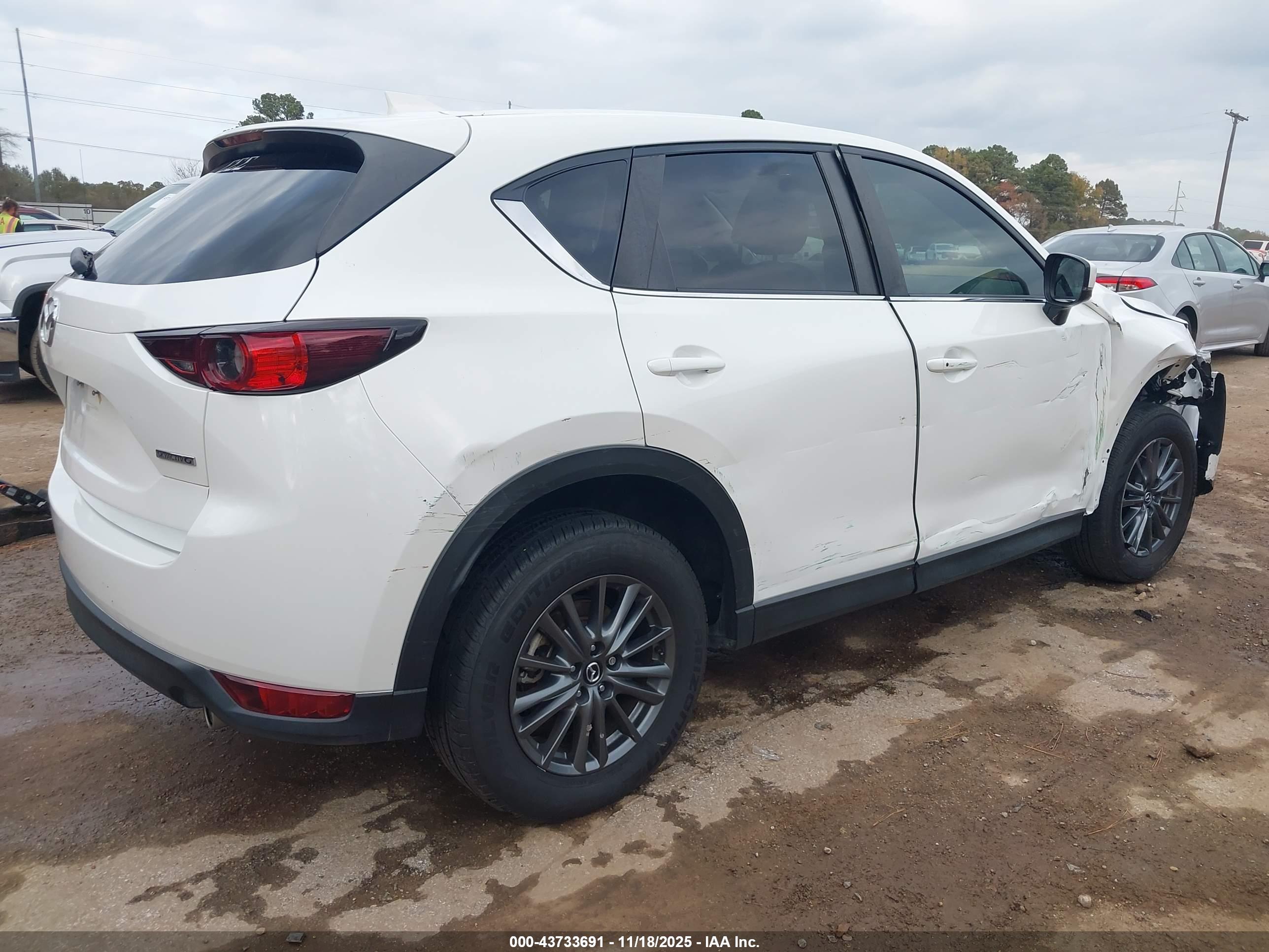 MAZDA CX-5 image 4