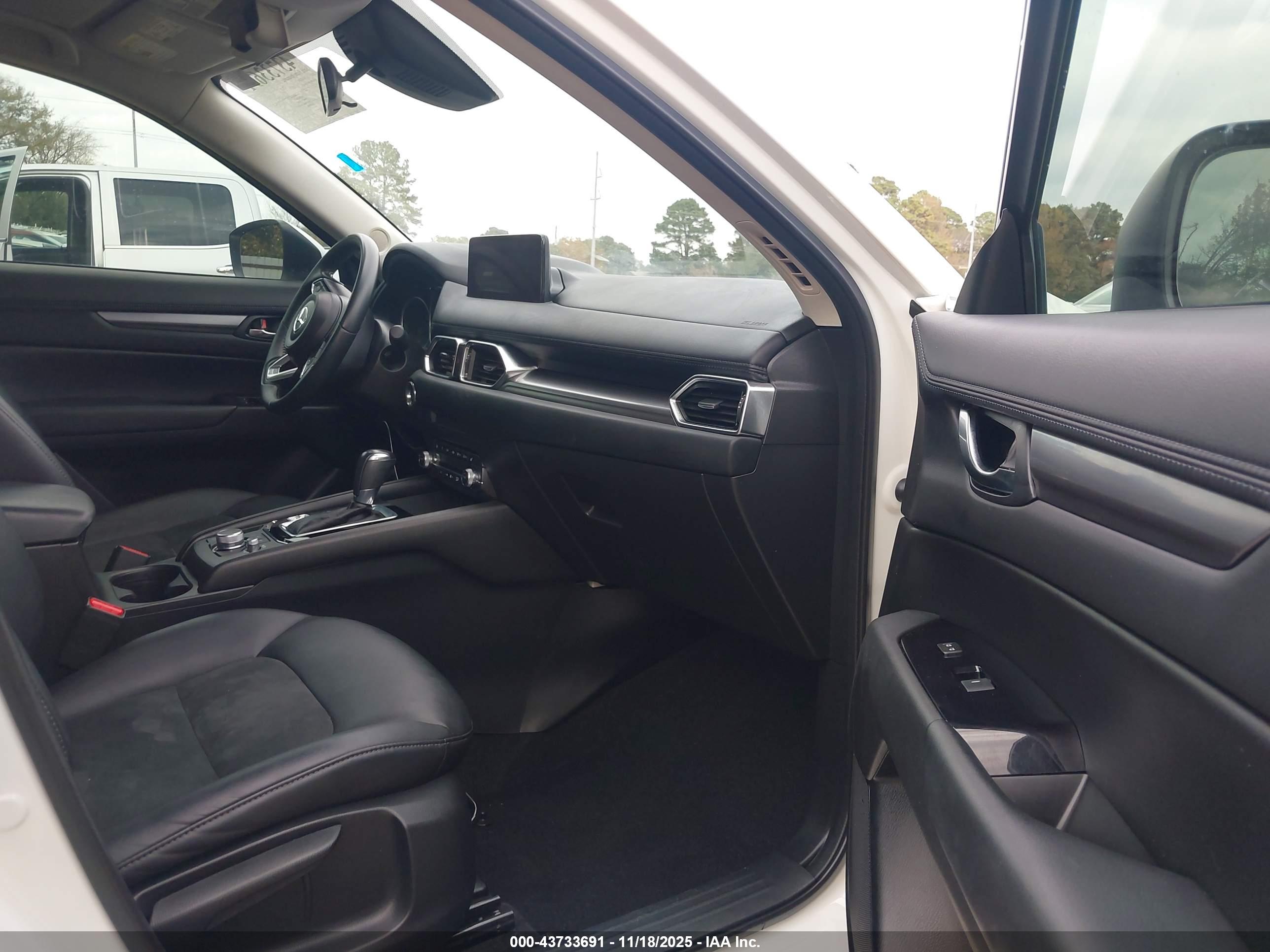 MAZDA CX-5 image 5