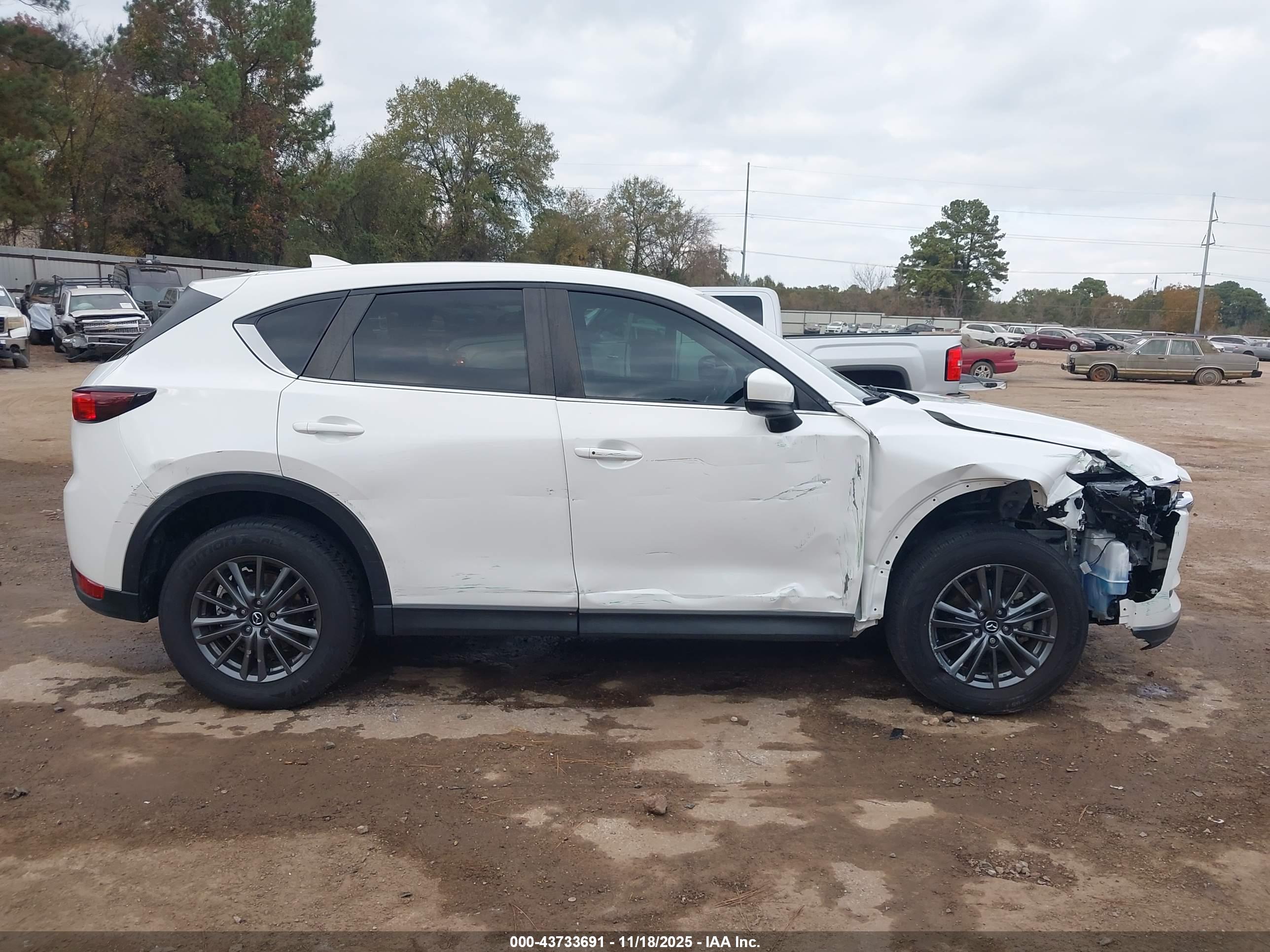 MAZDA CX-5 image 6