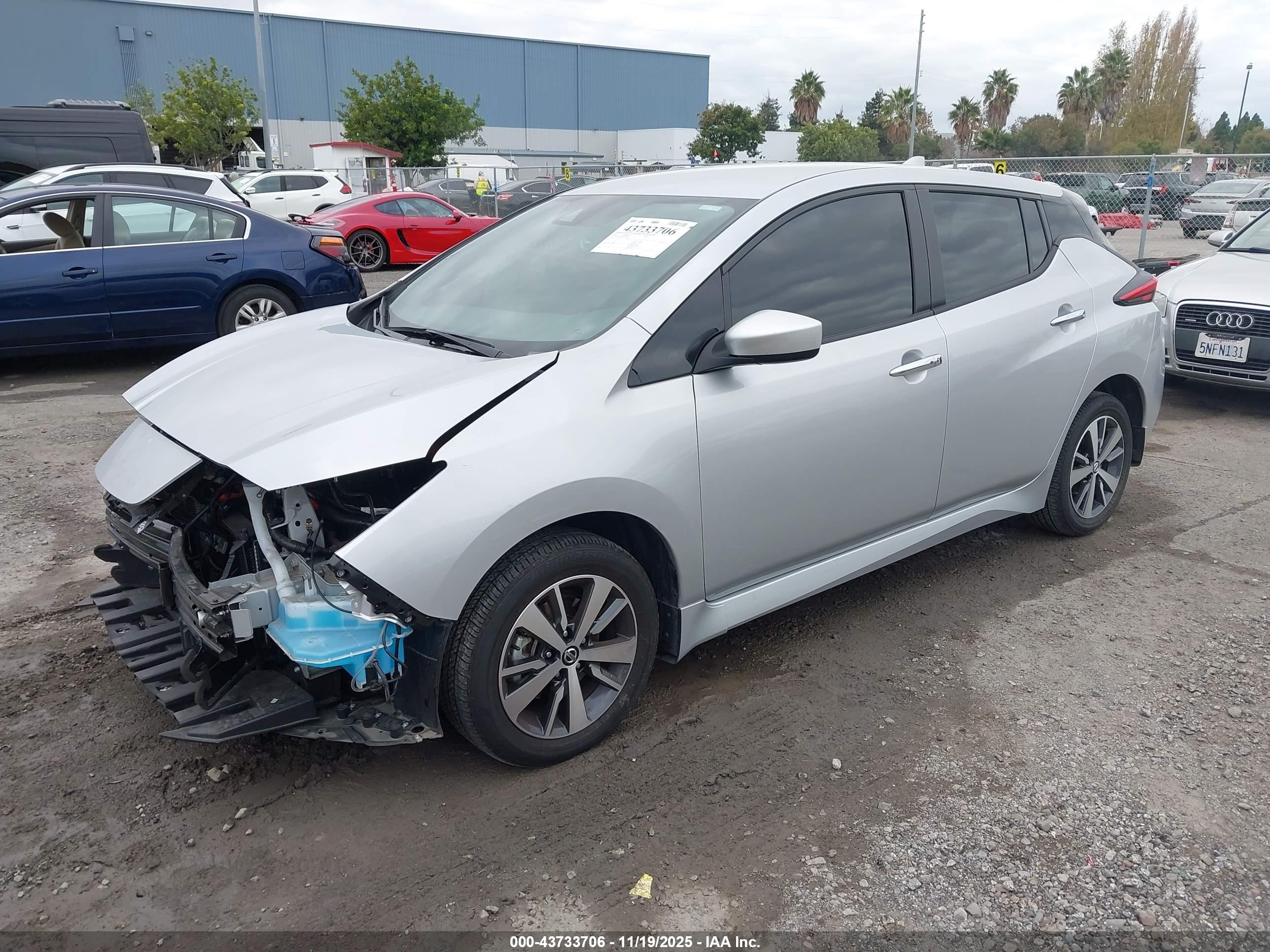 NISSAN LEAF image 2