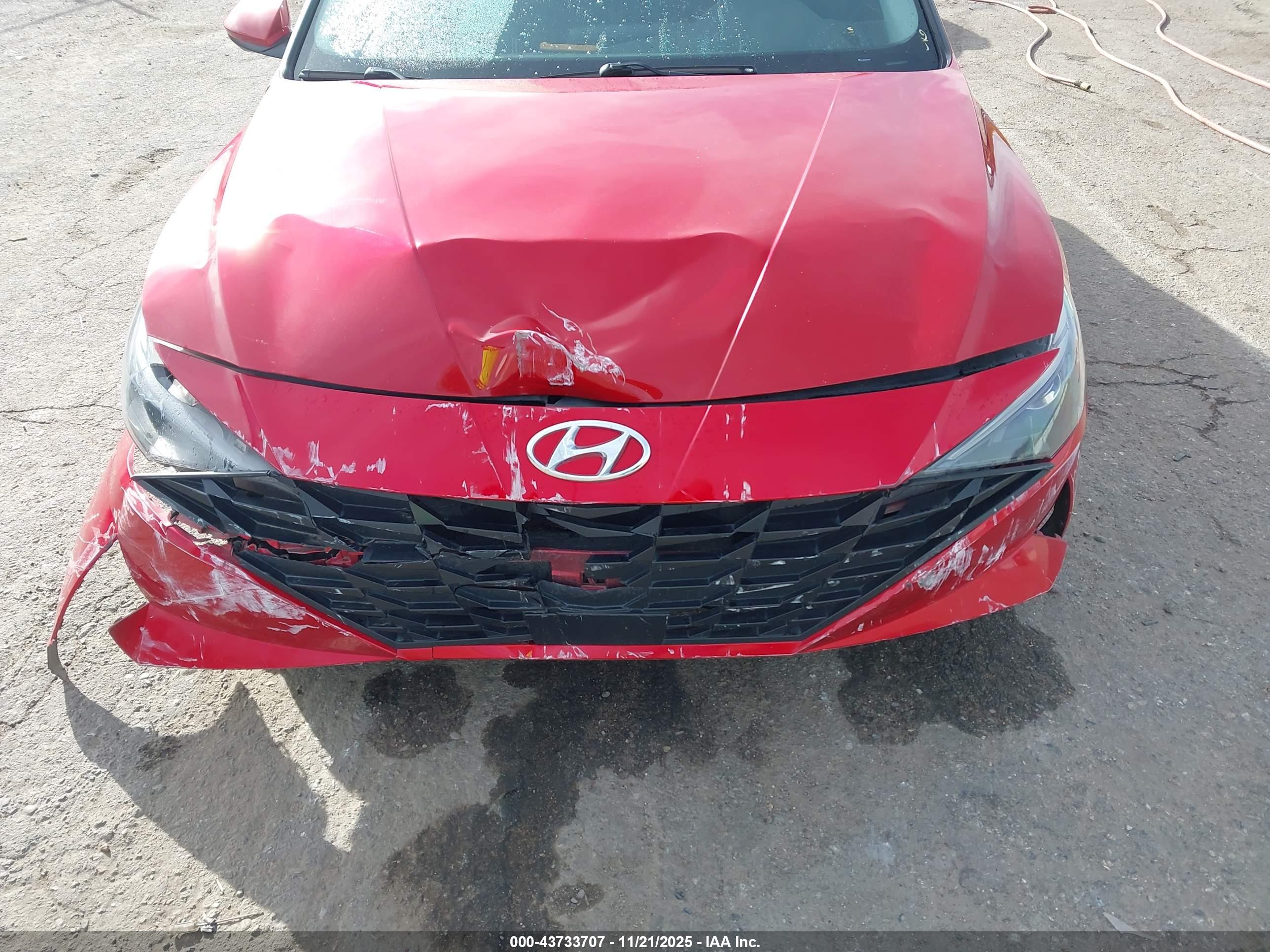 HYUNDAI ELANTRA image 6