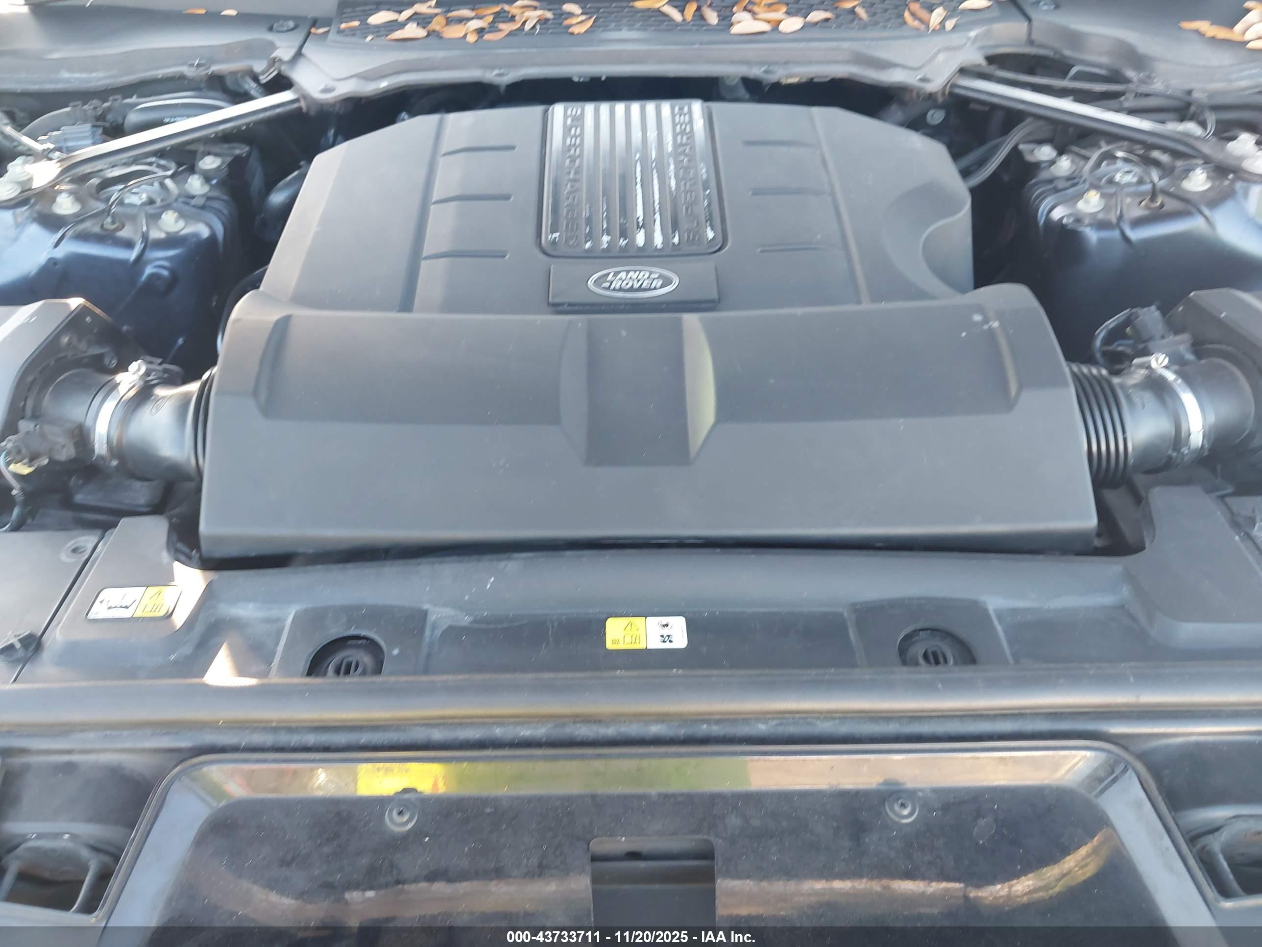LAND ROVER image 10