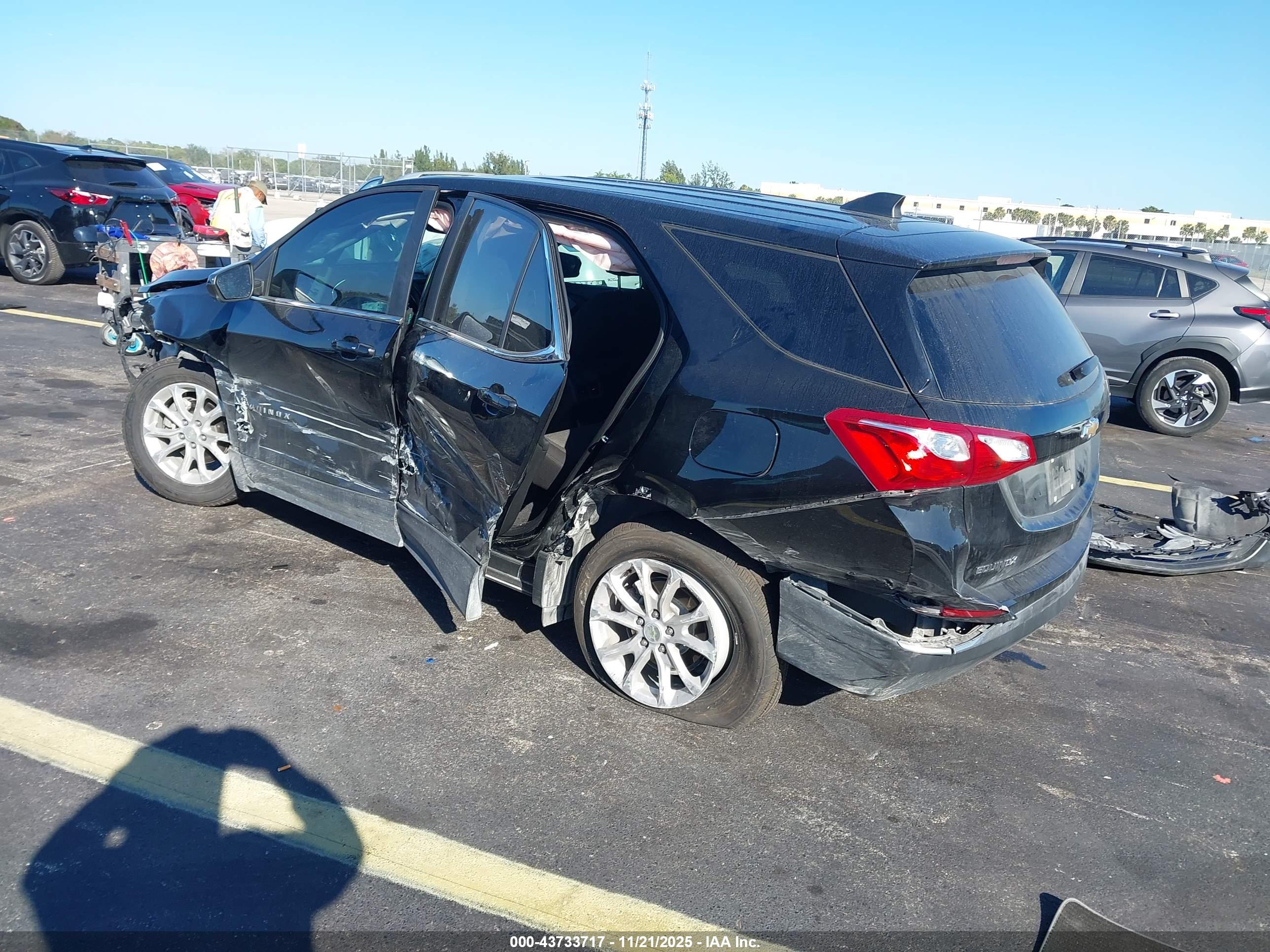 CHEVROLET EQUINOX image 3