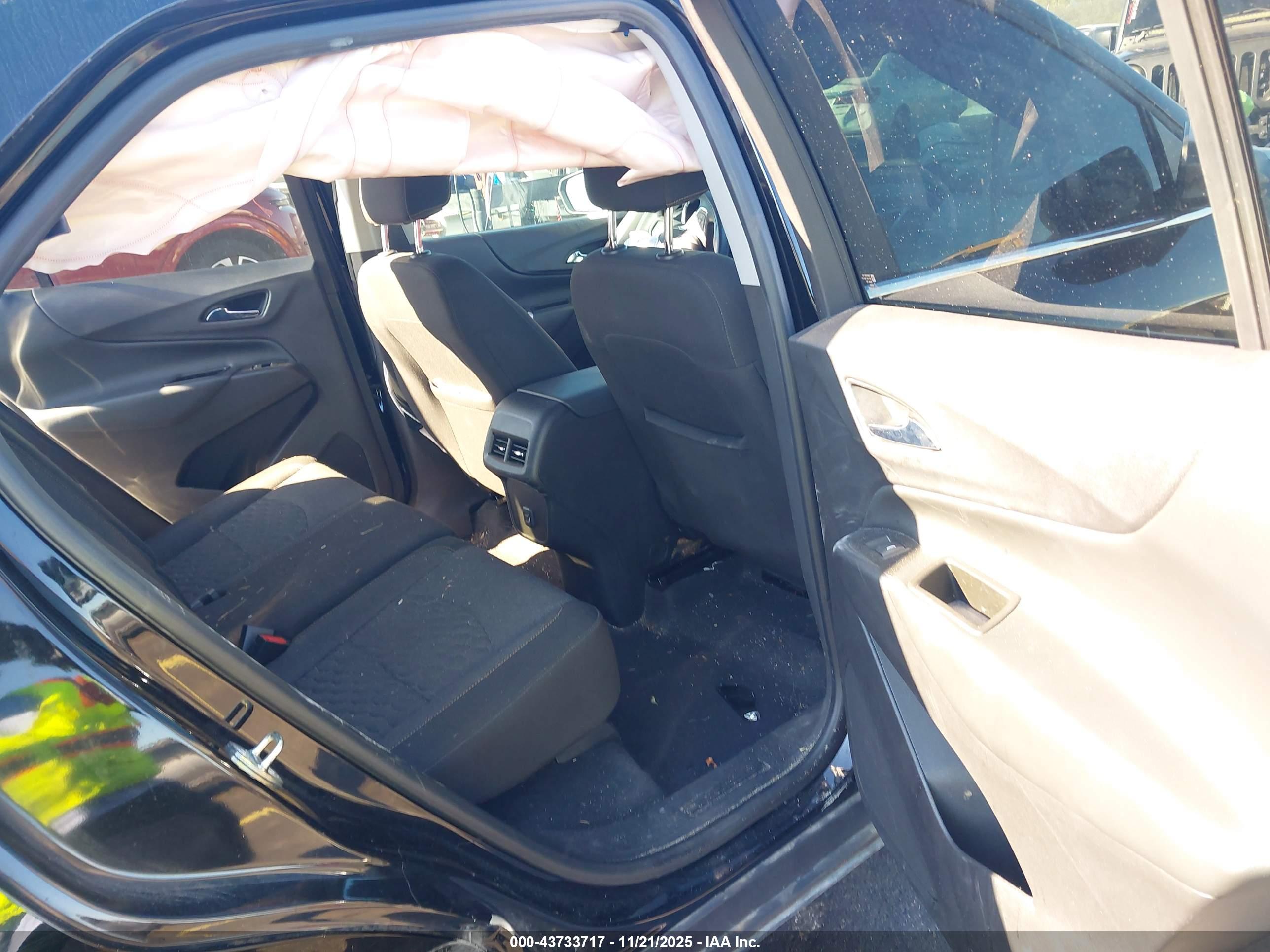 CHEVROLET EQUINOX image 8