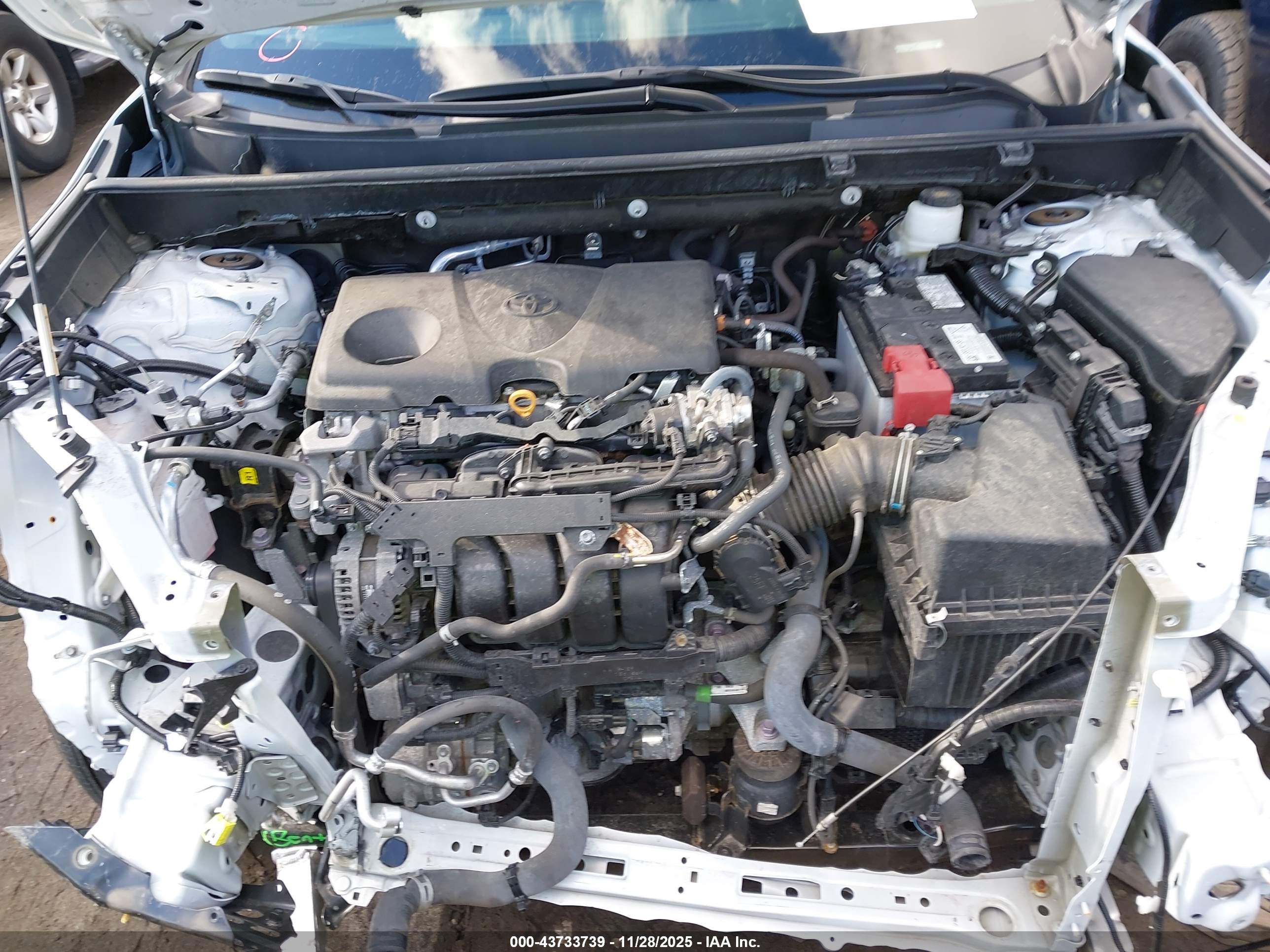 TOYOTA RAV4 image 10
