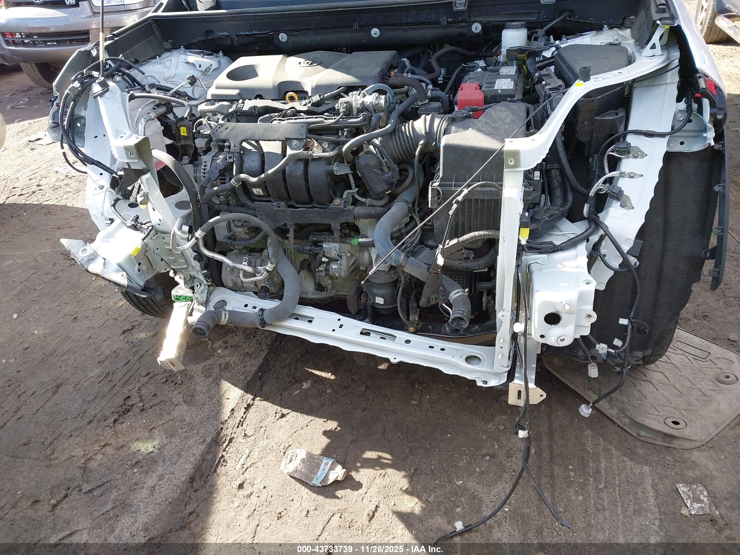 TOYOTA RAV4 image 6
