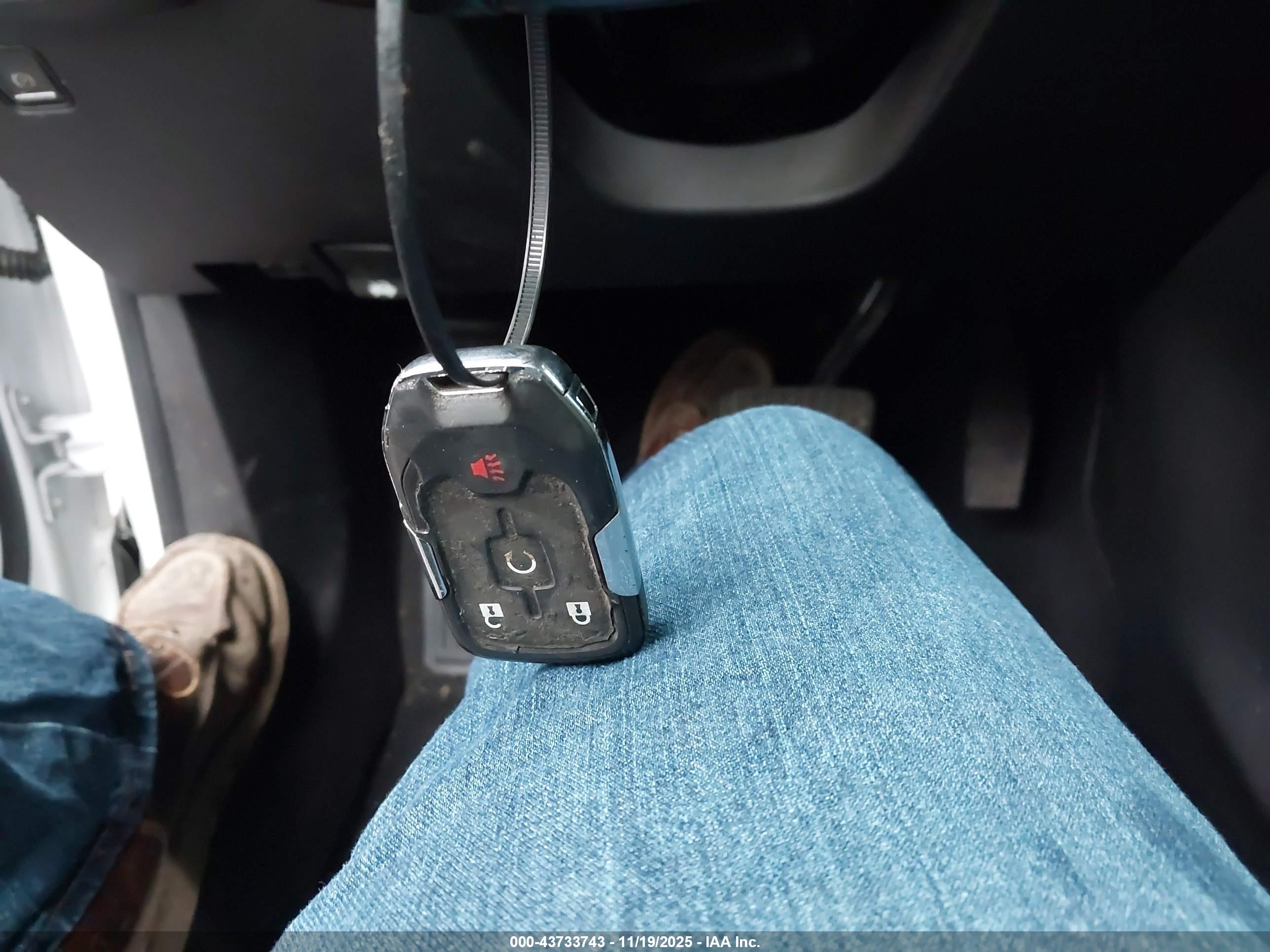 GMC TERRAIN image 11