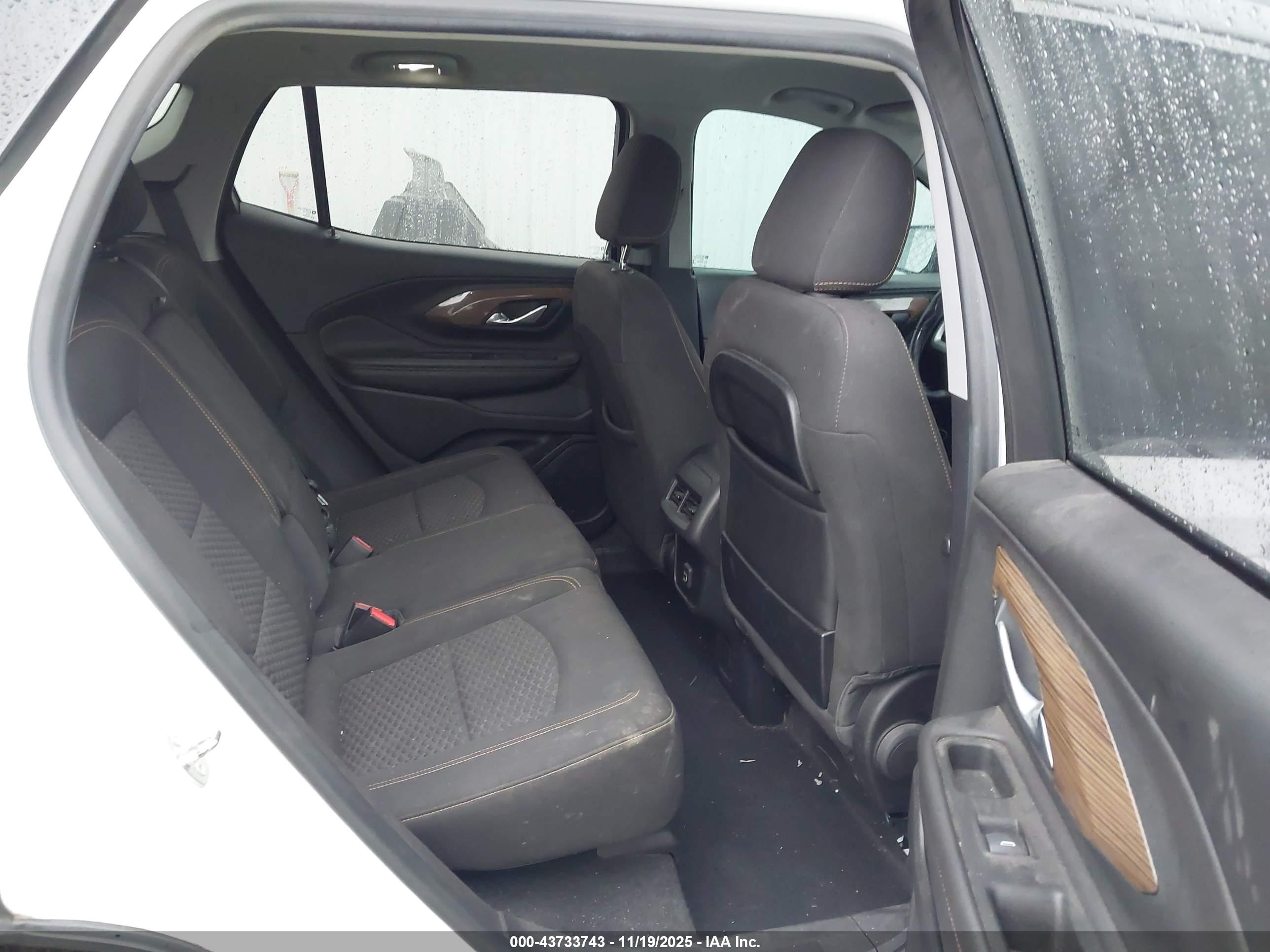 GMC TERRAIN image 8