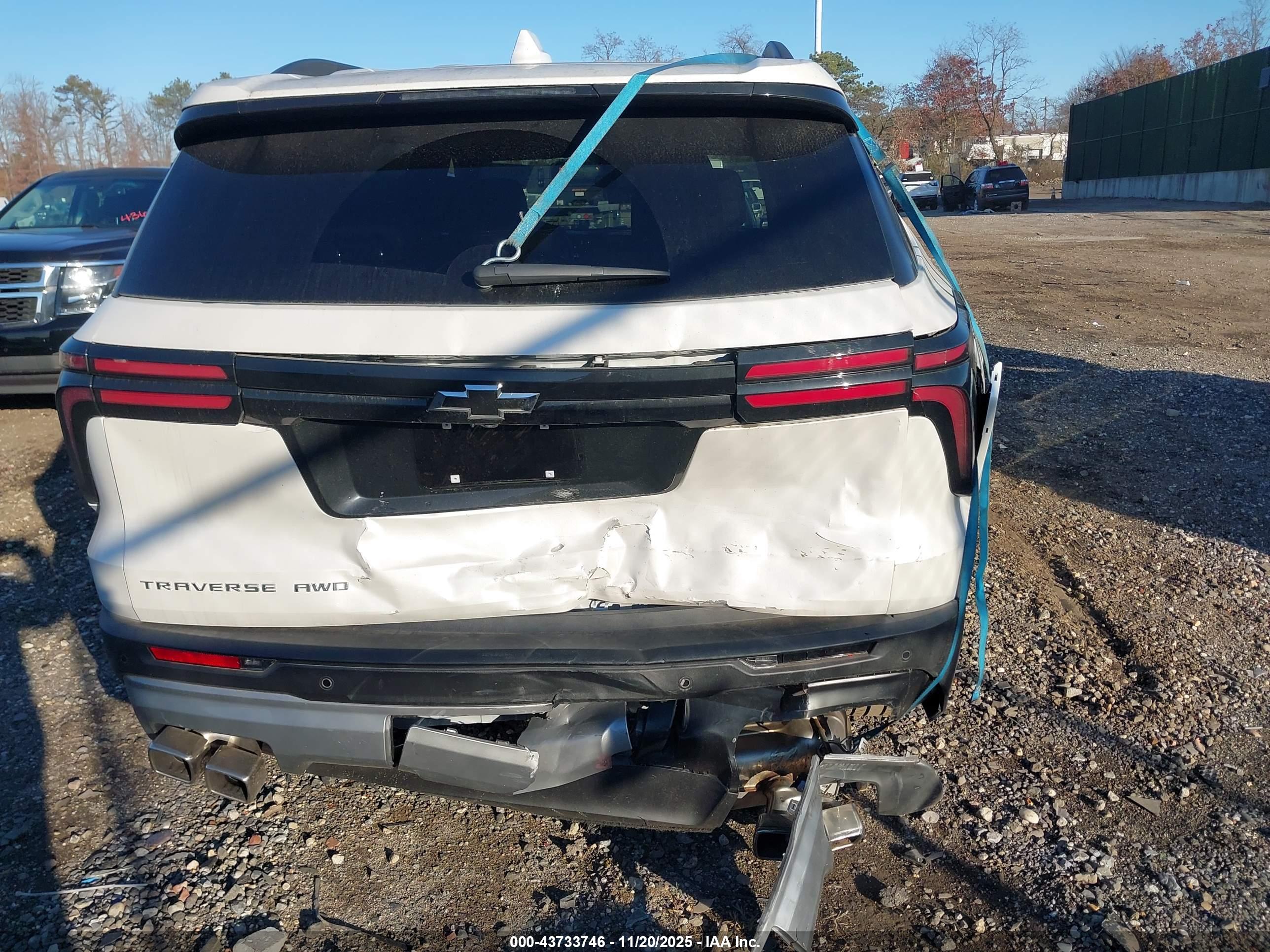 CHEVROLET TRAVERSE image 6