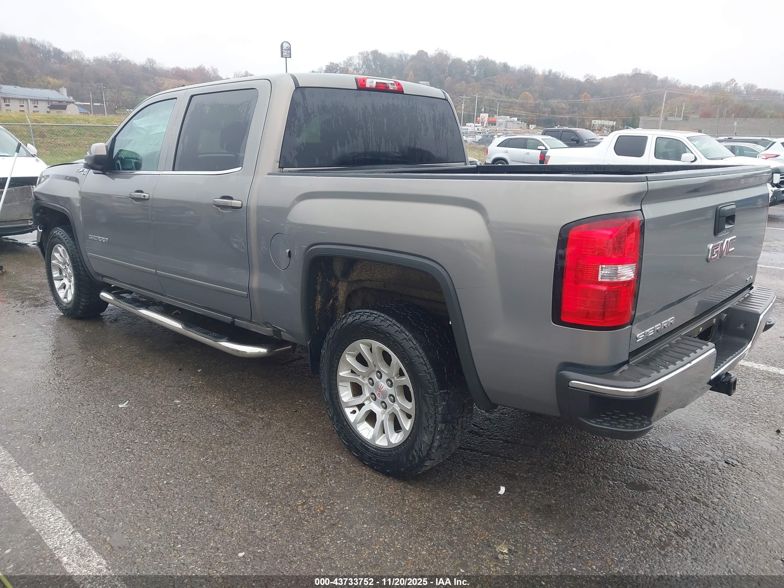 GMC SIERRA image 3