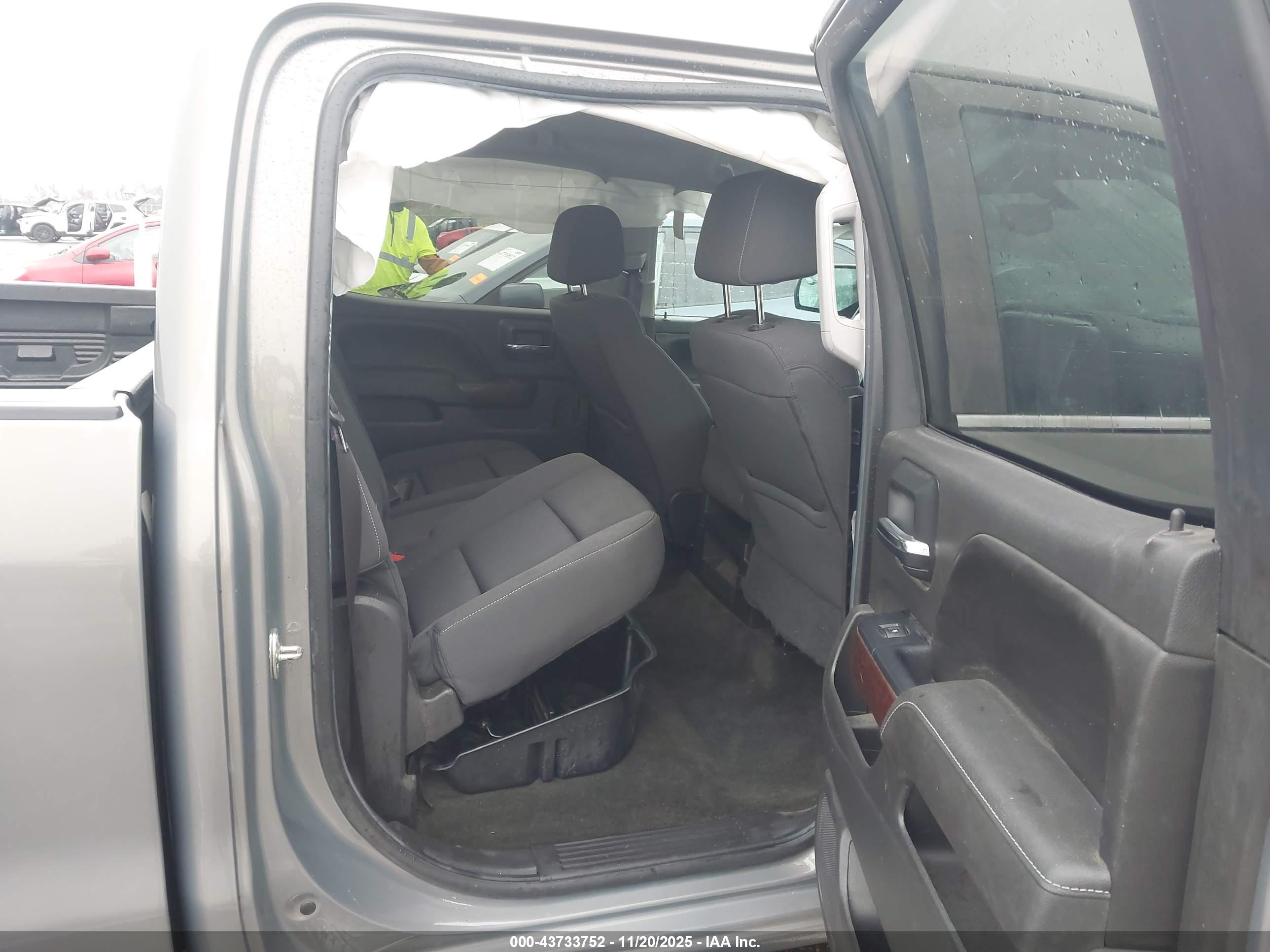 GMC SIERRA image 8
