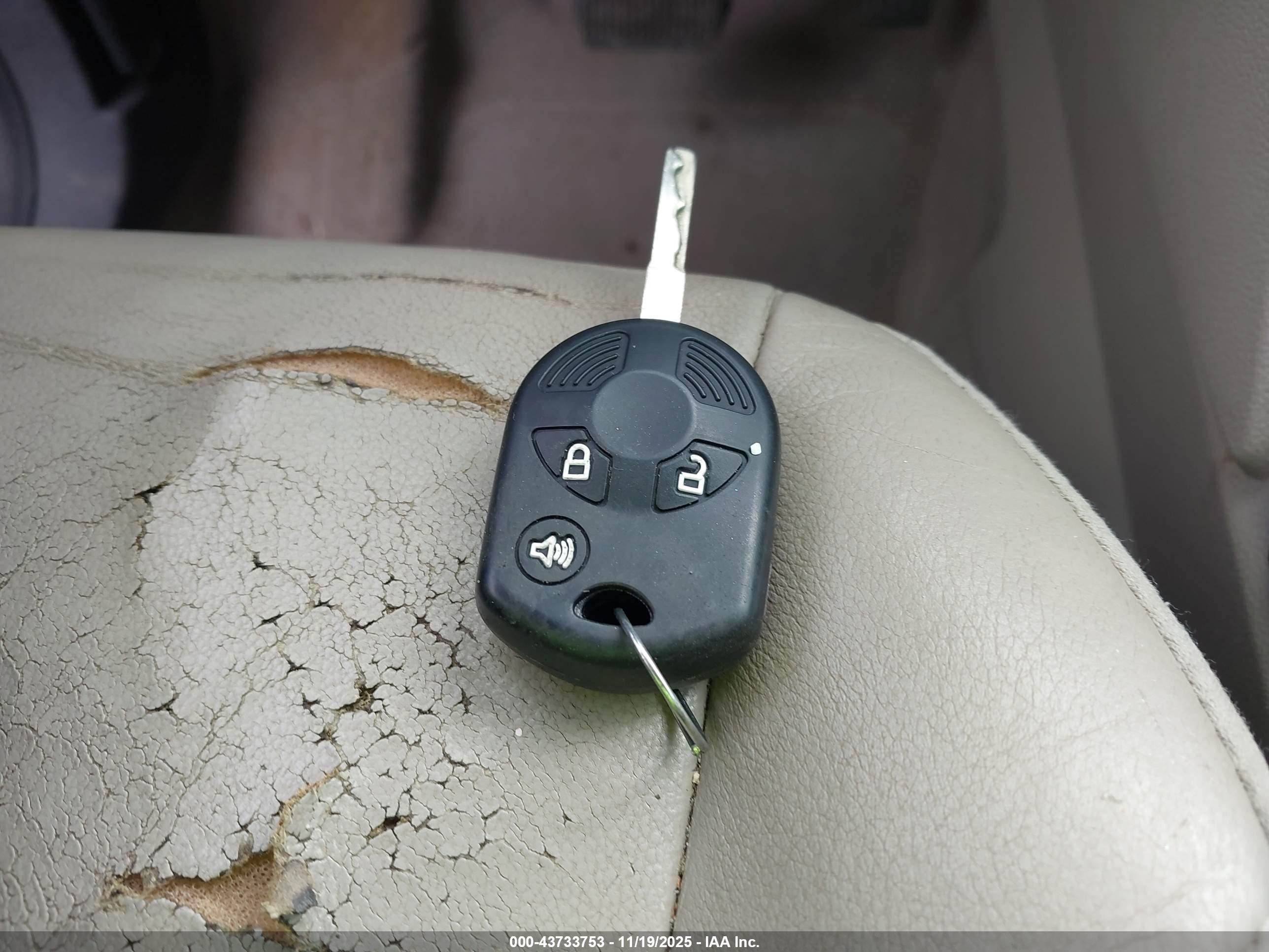 FORD ESCAPE image 11
