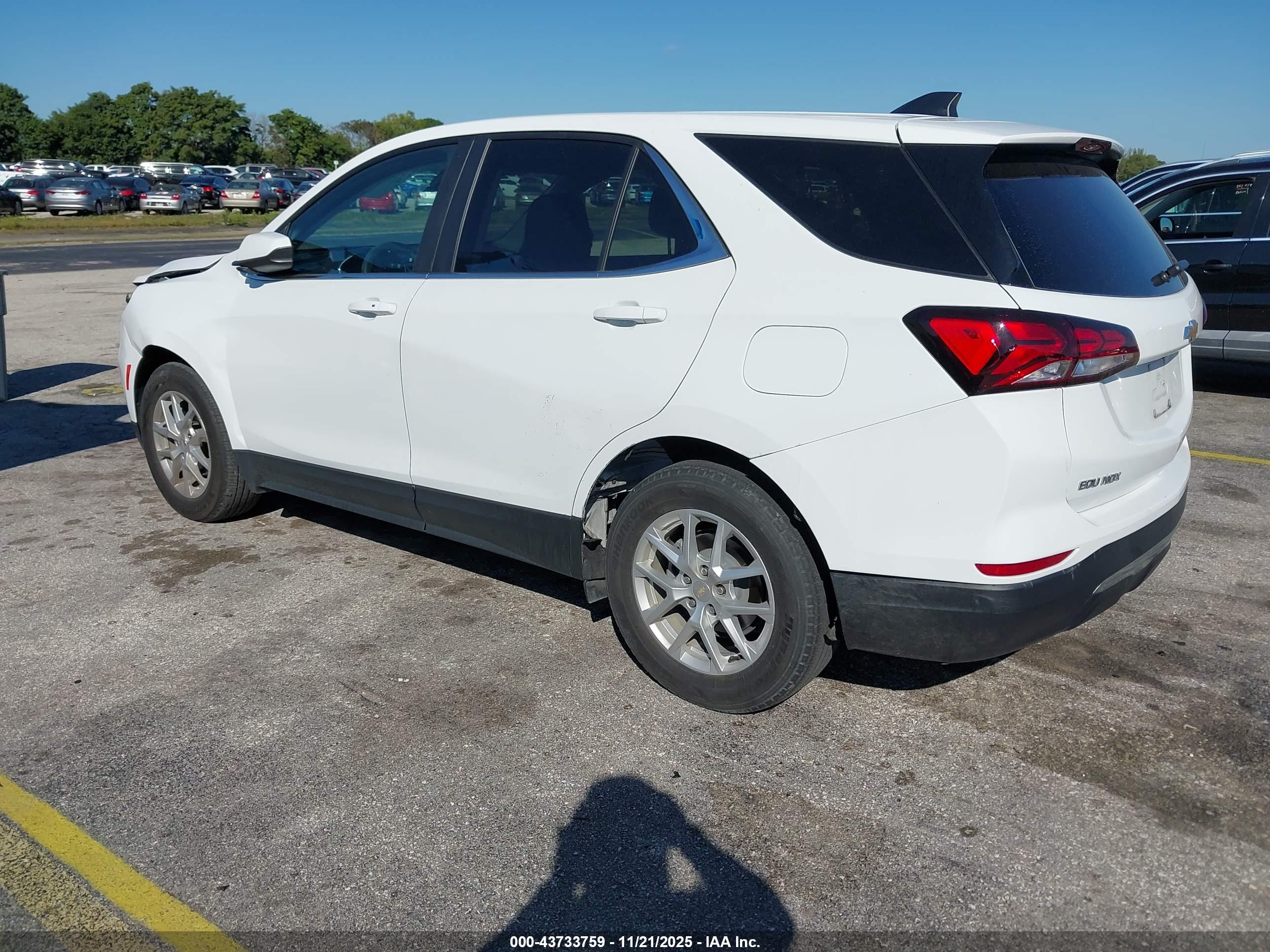 CHEVROLET EQUINOX image 3