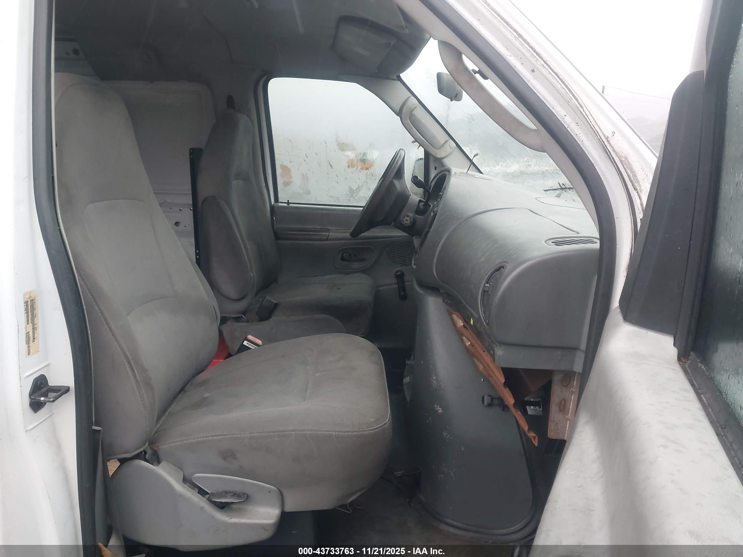 FORD E-350 image 5