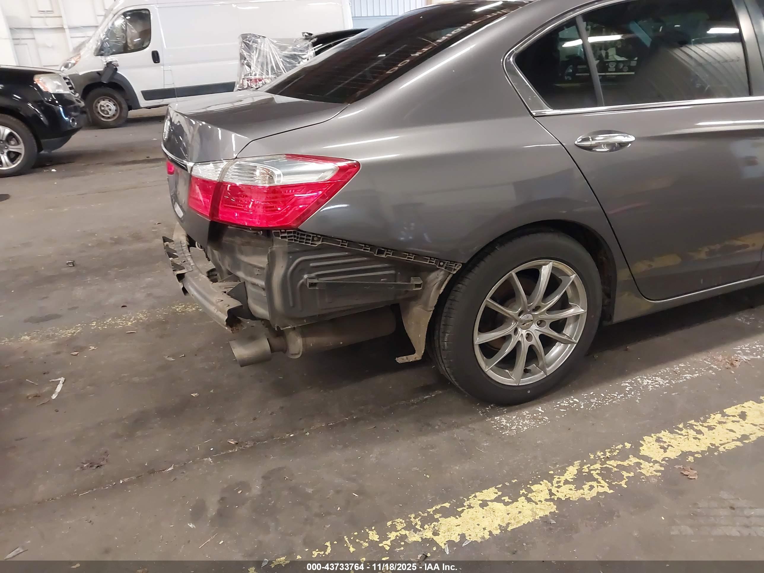 HONDA ACCORD image 6