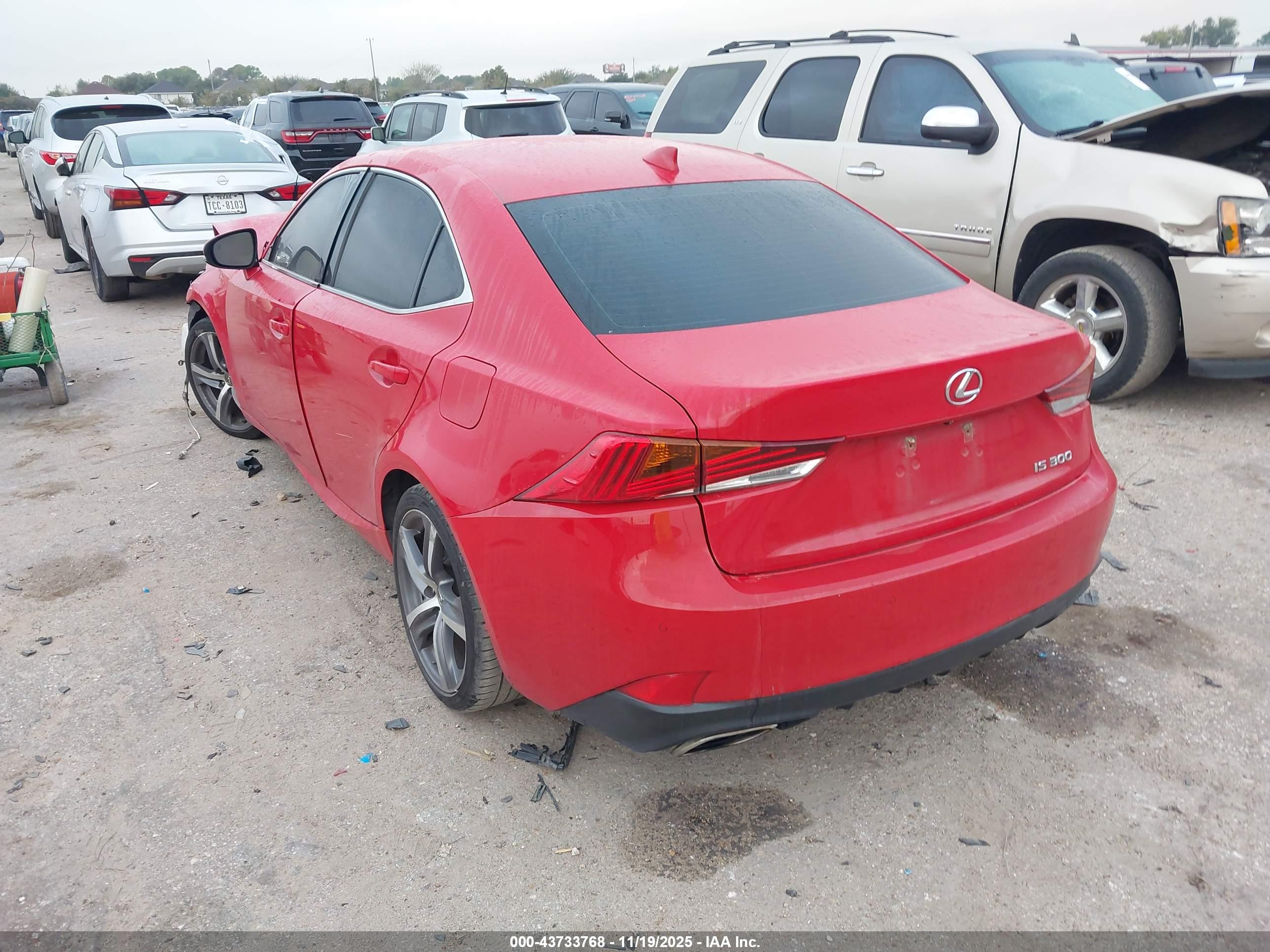 LEXUS IS image 3