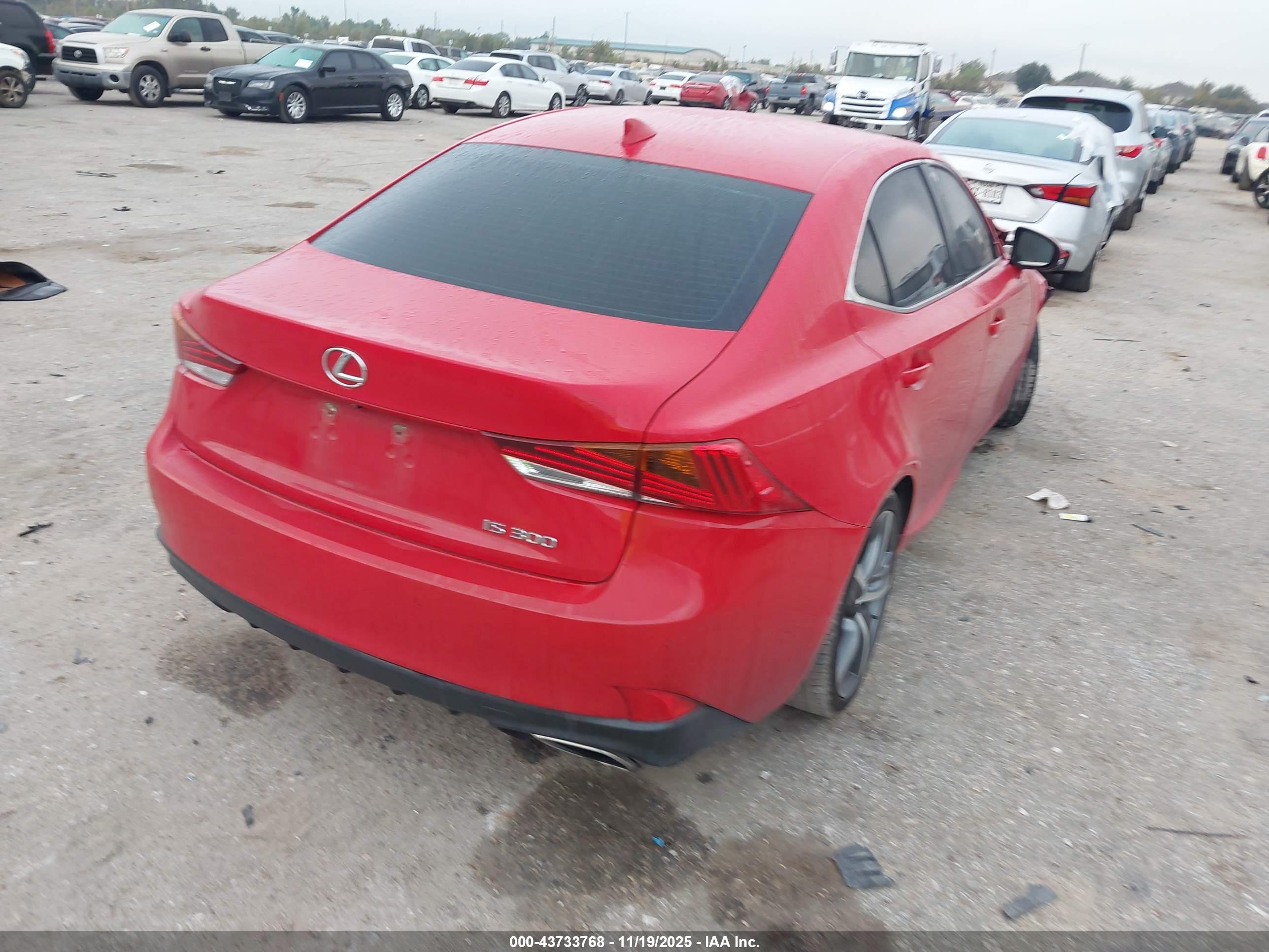 LEXUS IS image 4