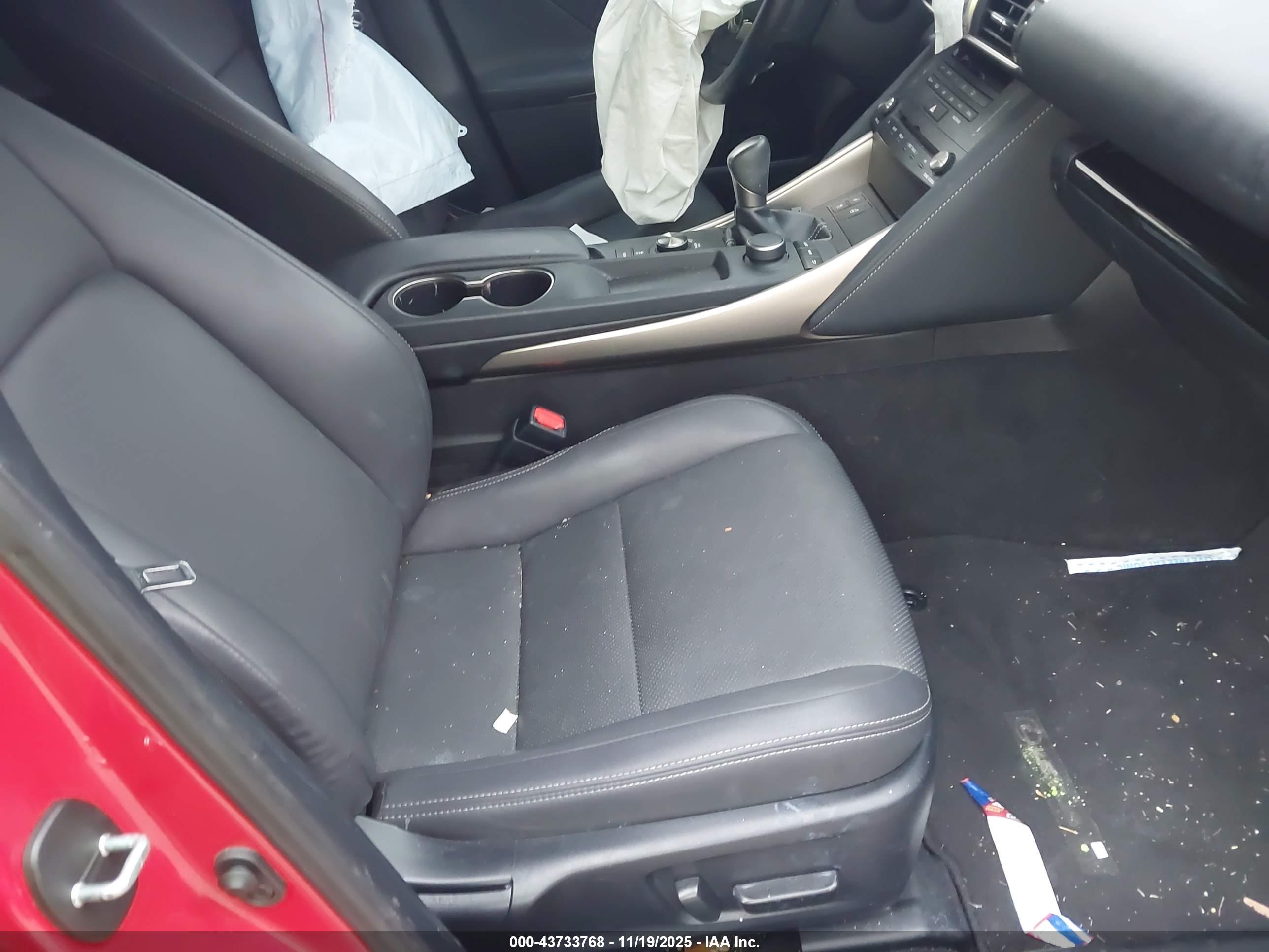 LEXUS IS image 5