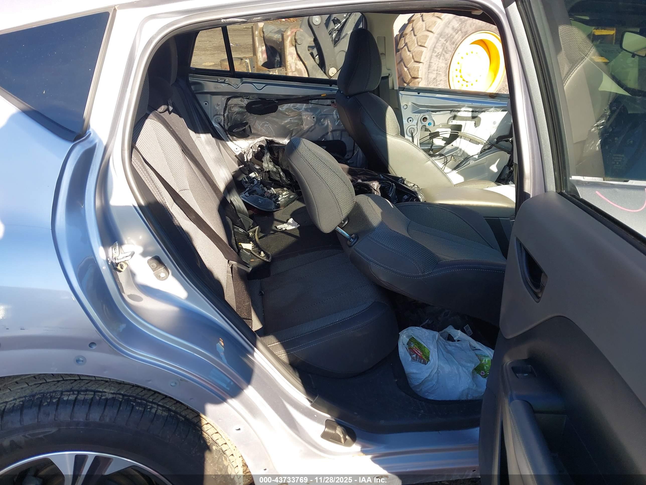 SUBARU CROSSTREK image 8