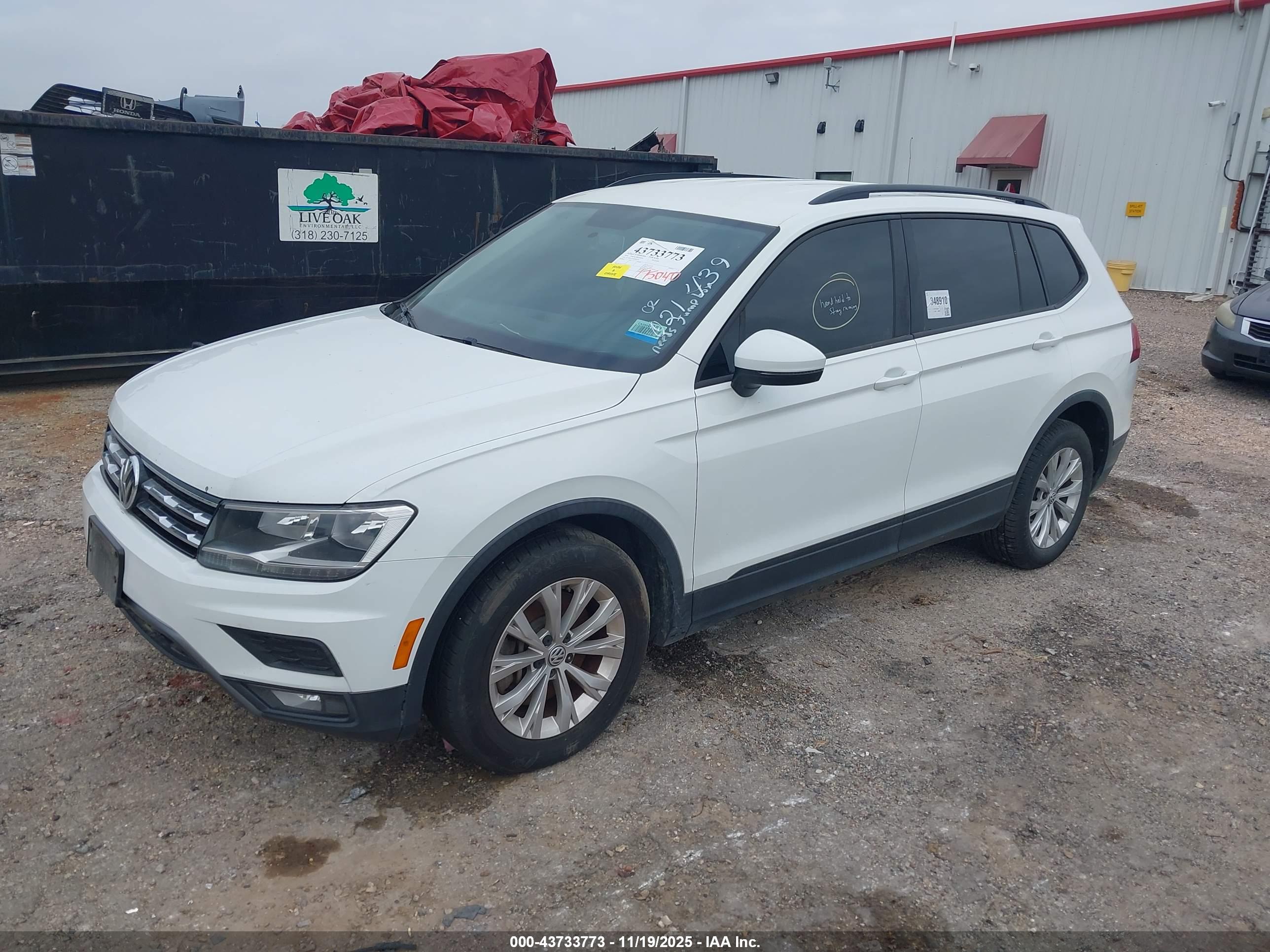 VOLKSWAGEN TIGUAN image 2