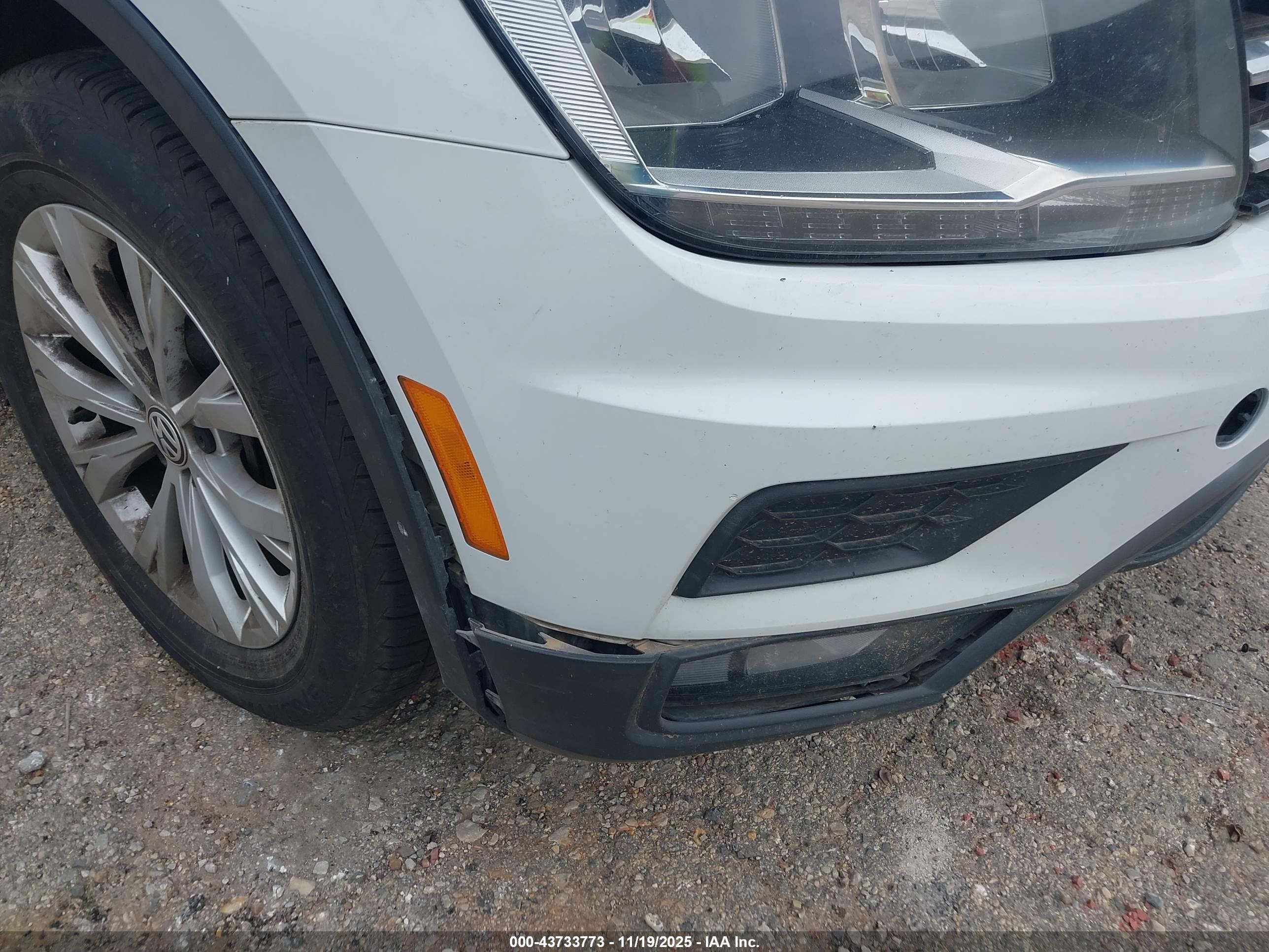 VOLKSWAGEN TIGUAN image 6