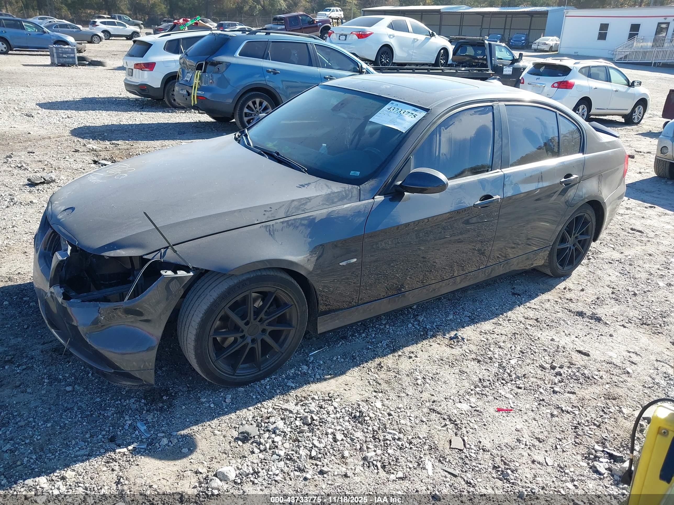 BMW 328I image 2