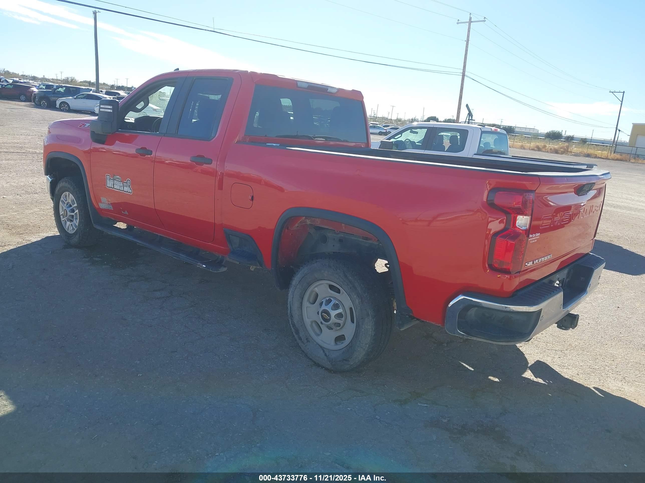 CHEVROLET SILVERADO image 3