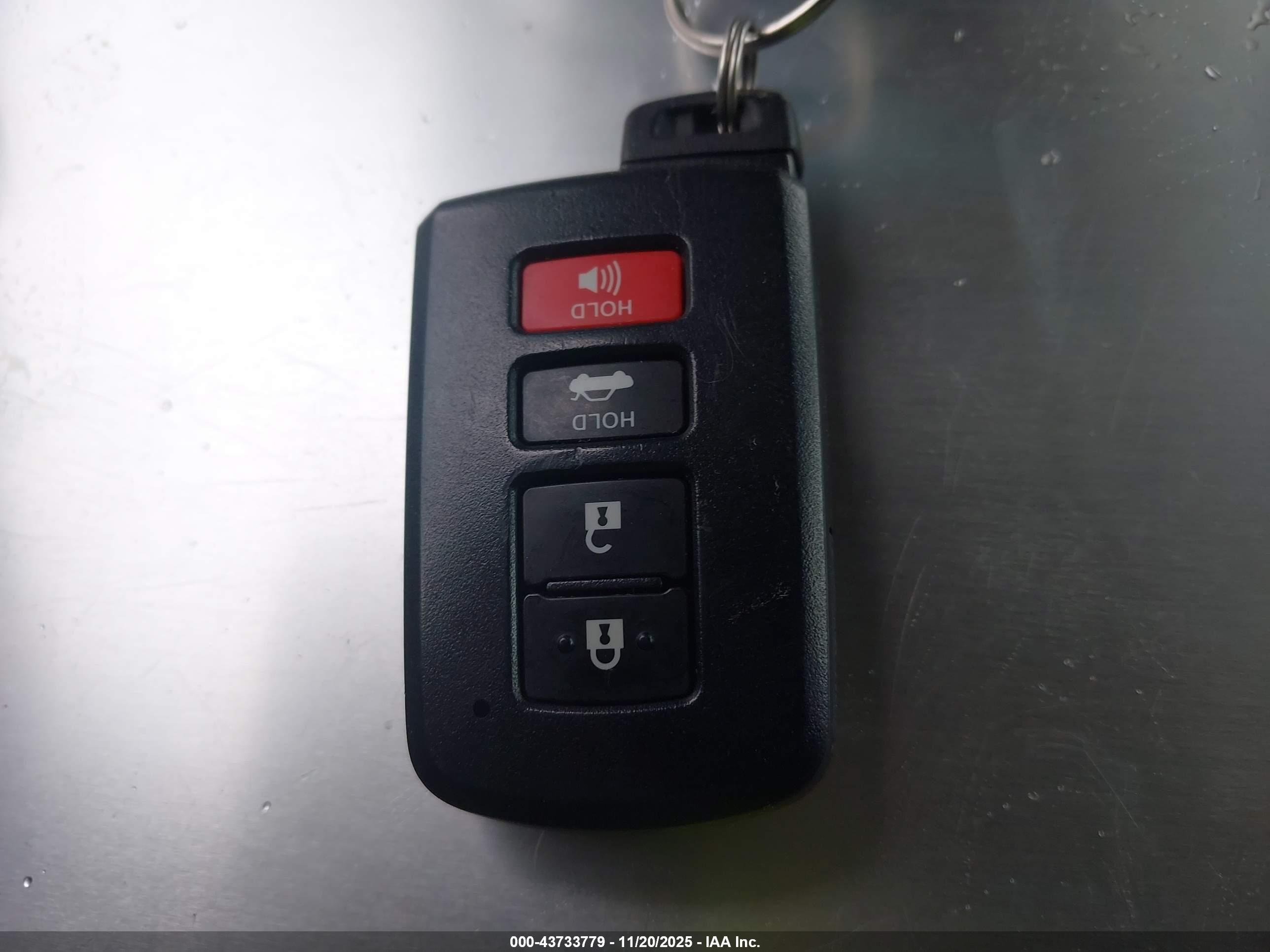 TOYOTA CAMRY image 11